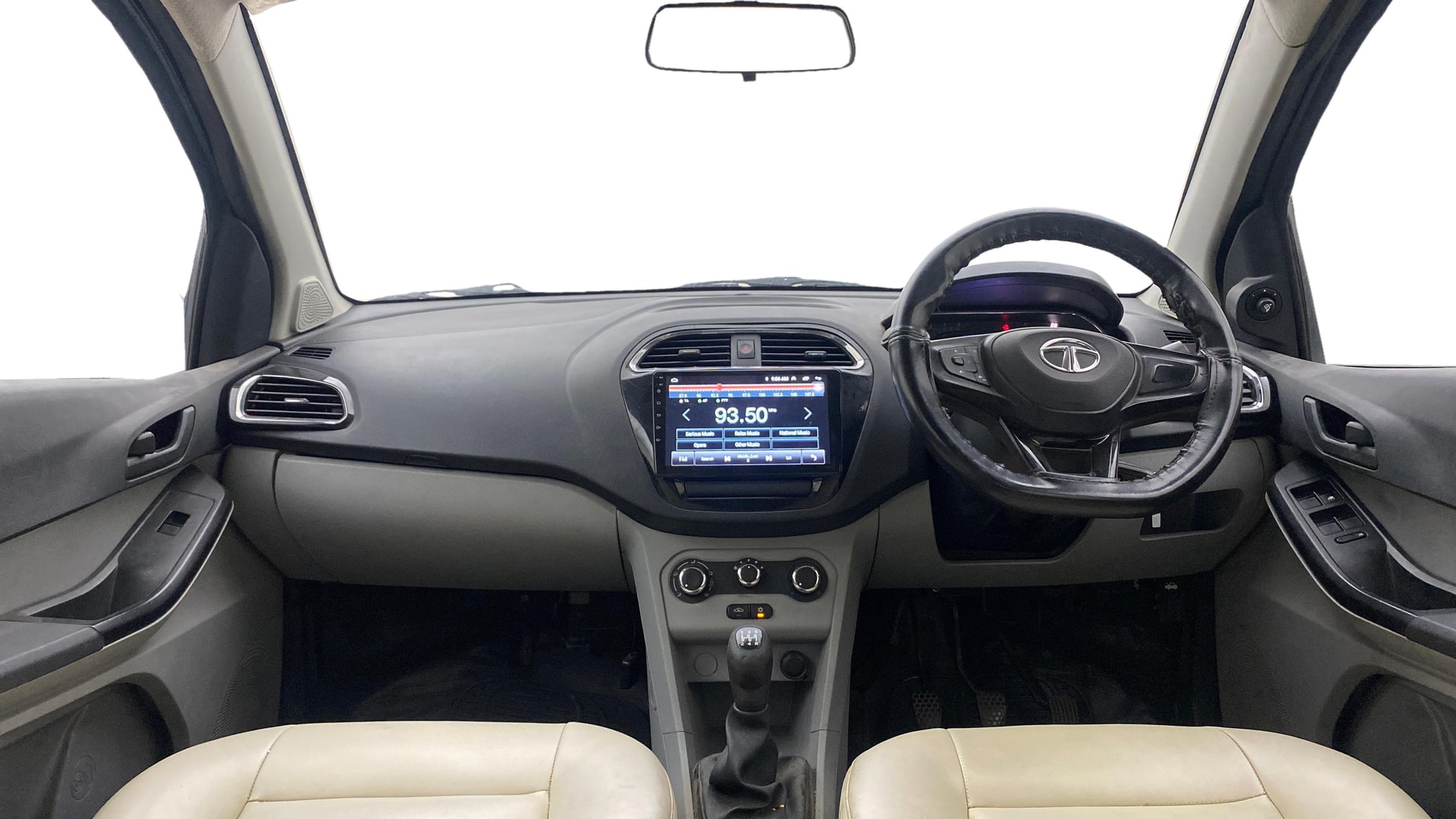View 2023 Tata Tiago Revotorq XB Image 15 Used 2023 Tata Tiago Revotorq XB Image 15