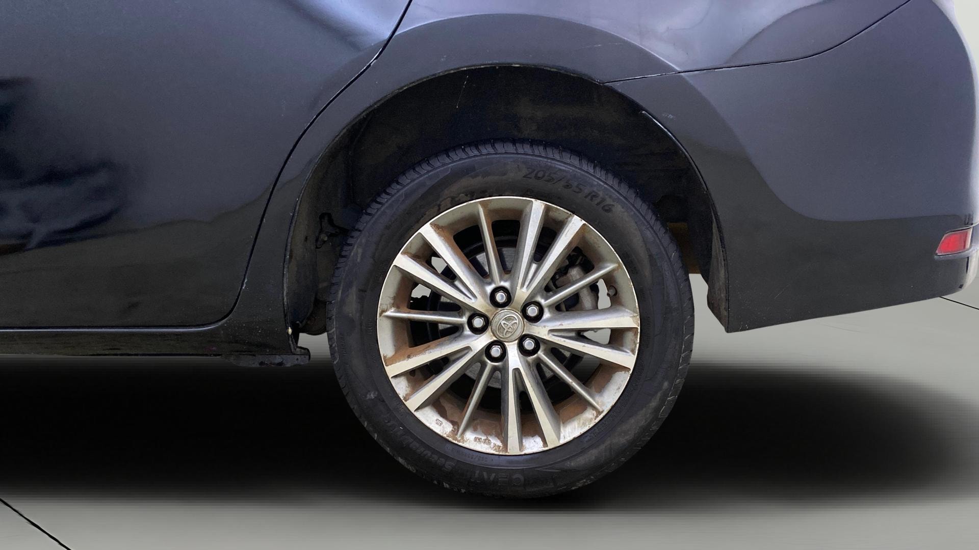 View 2015 Toyota Corolla Altis 1.8 VL AT Image 11 Used 2015 Toyota Corolla Altis 1.8 VL AT Image 11