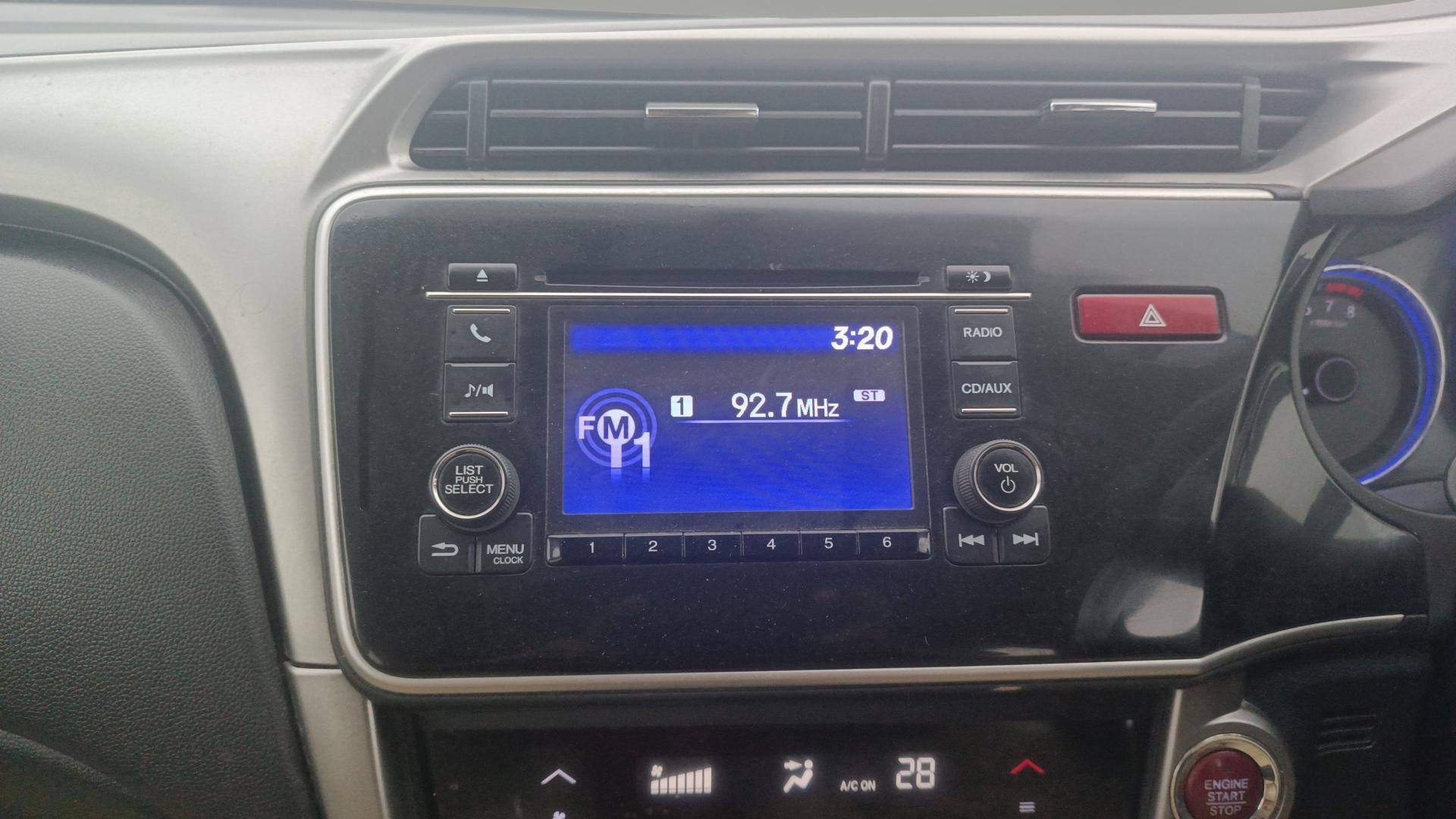 View 2014 Honda City ZX MT Diesel Anniversary Edition Image 18 Used 2014 Honda City ZX MT Diesel Anniversary Edition Image 18