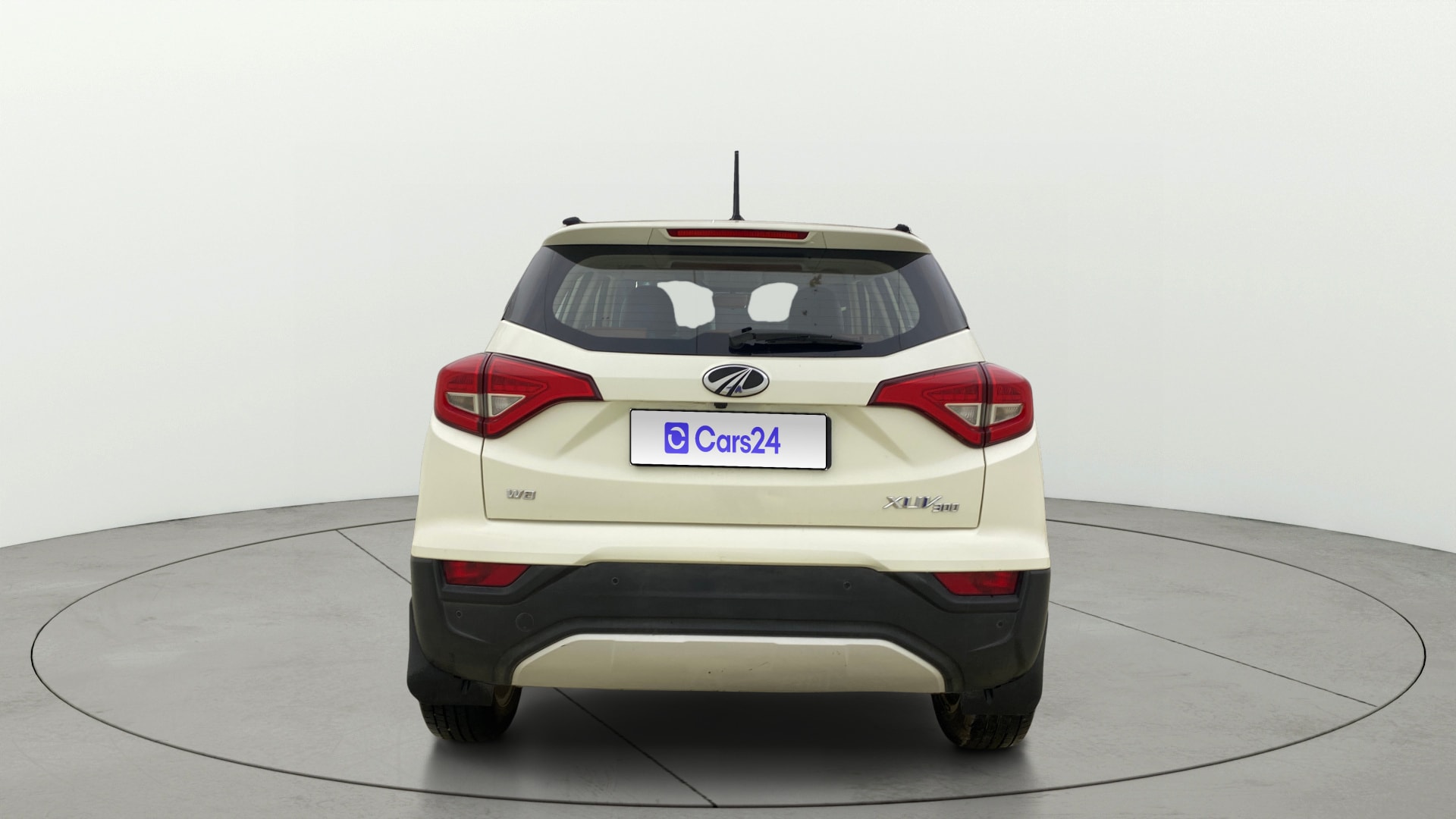 View 2021 Mahindra XUV300 W4 Petrol BS IV Image 43 Used 2021 Mahindra XUV300 W4 Petrol BS IV Image 43