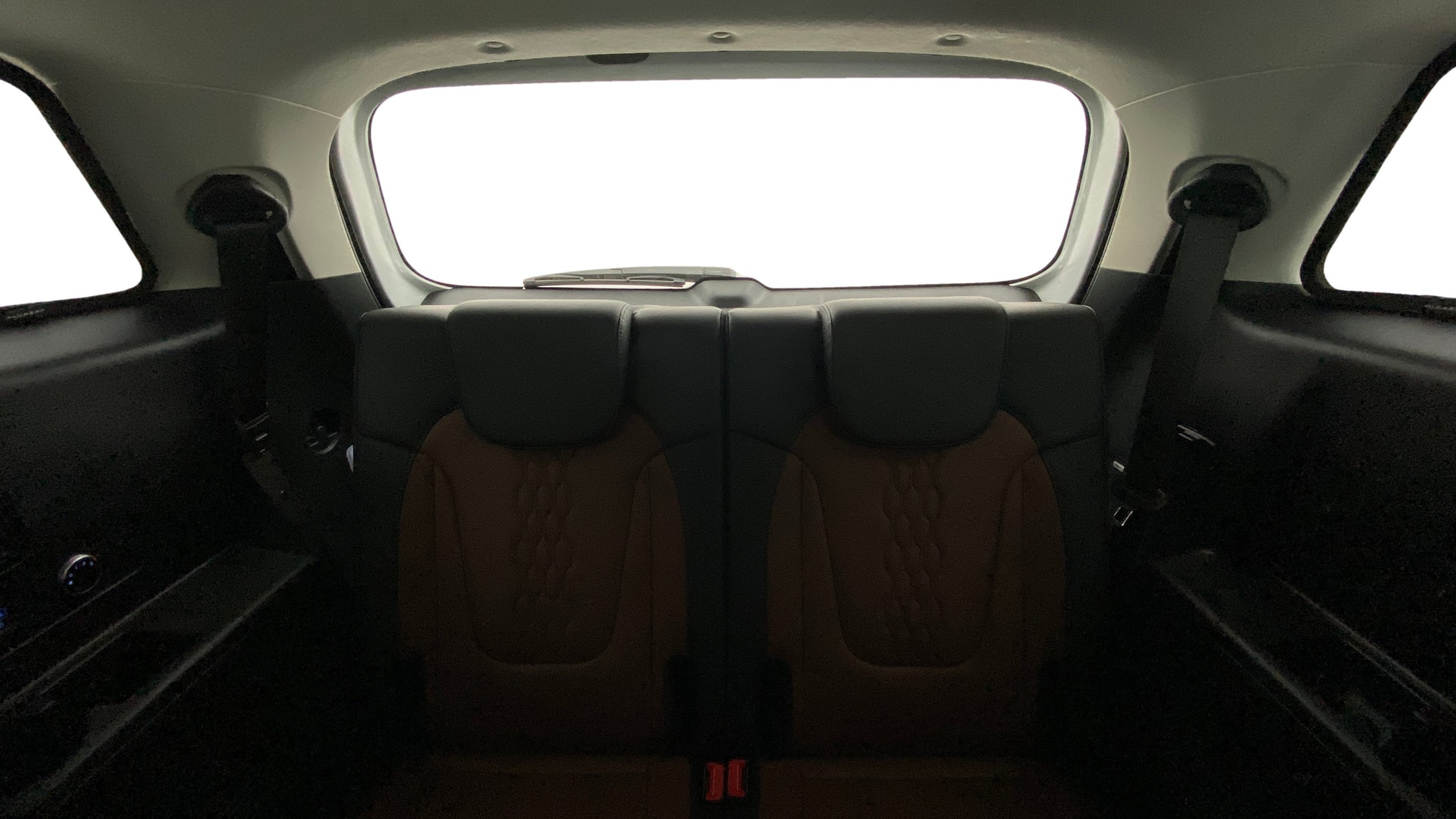 View 2022 Hyundai Alcazar Prestige 6 Seater MT Petrol Image 10 Used 2022 Hyundai Alcazar Prestige 6 Seater MT Petrol Image 10