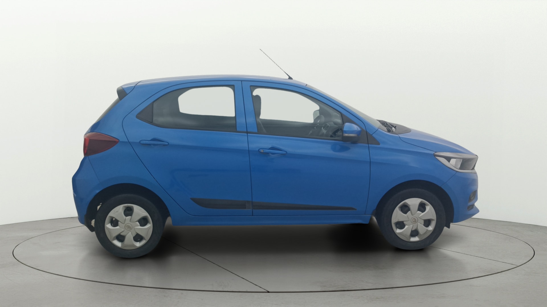 View 2020 Tata Tiago Revotorq XB Image 8 Used 2020 Tata Tiago Revotorq XB Image 8