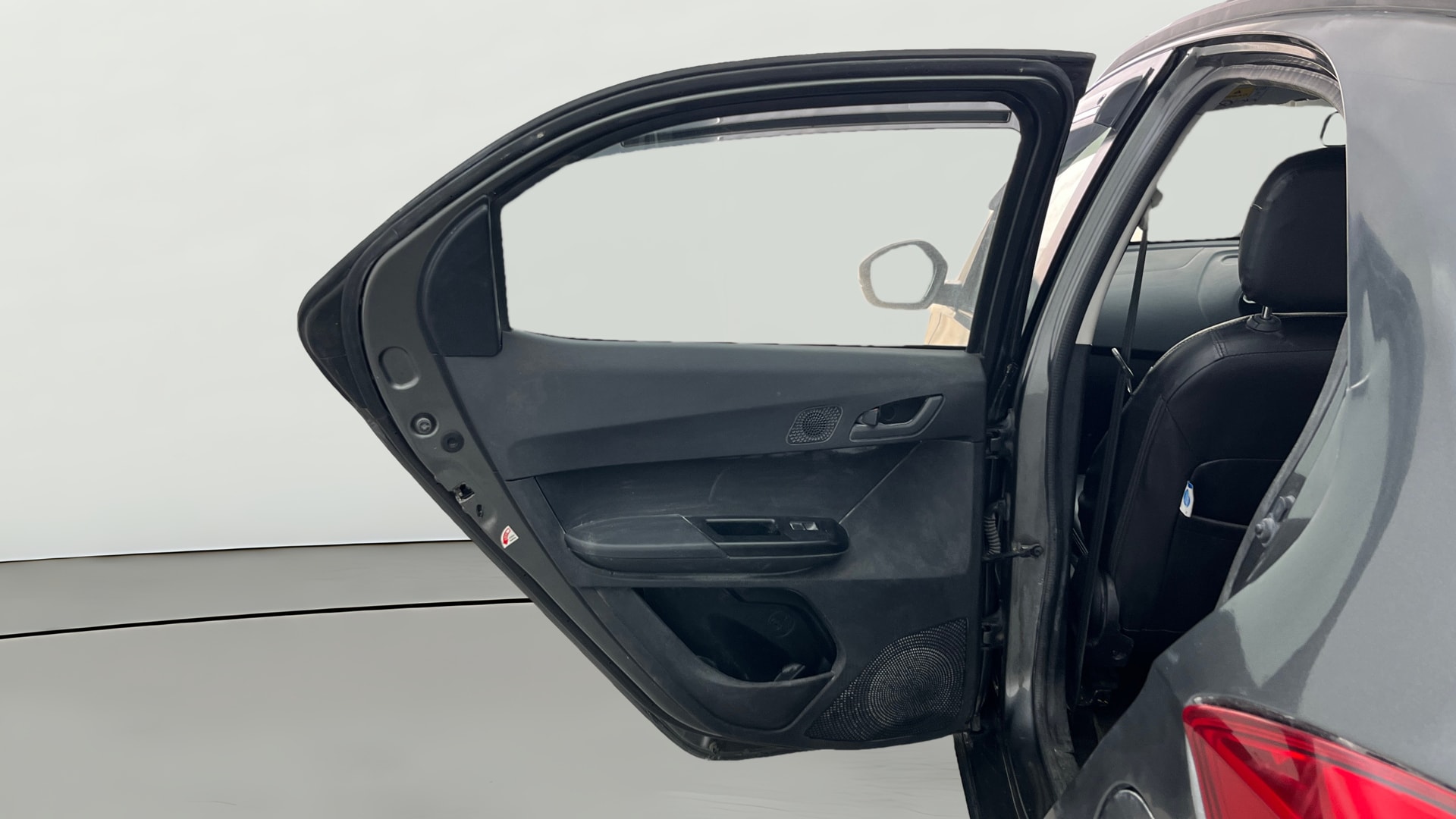 View 2023 Tata Tiago NRG XZ Revotron AMT Image 22 Used 2023 Tata Tiago NRG XZ Revotron AMT Image 22