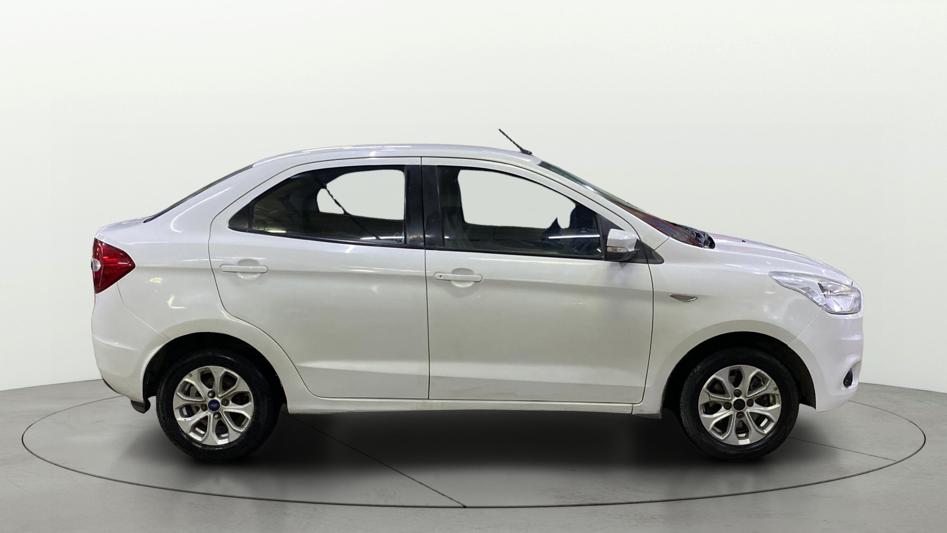 View 2016 Ford Figo Aspire 1.2P Ambiente MT BS IV Image 8 Used 2016 Ford Figo Aspire 1.2P Ambiente MT BS IV Image 8