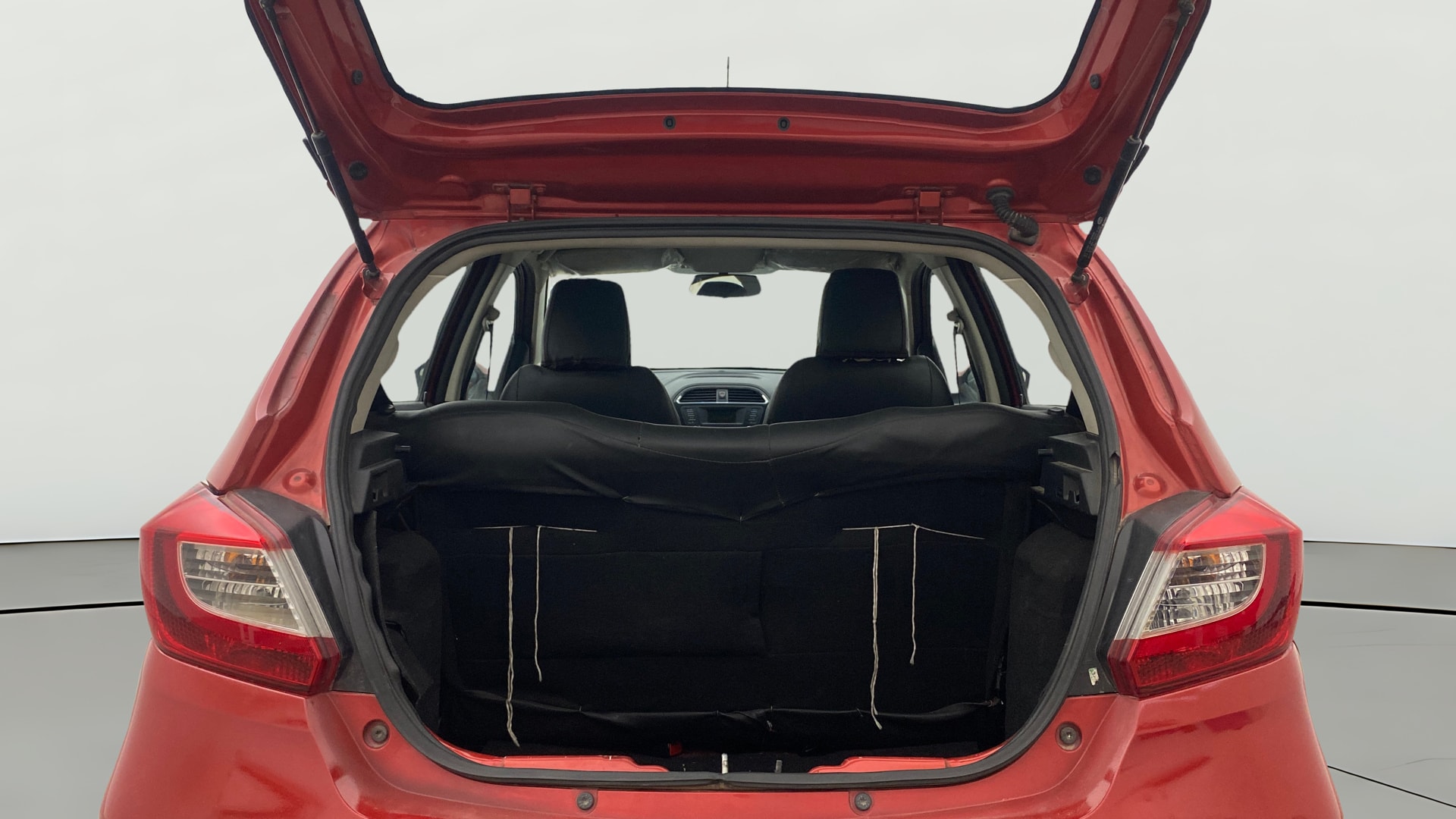 View 2018 Tata Tiago Revotorq XB Image 36 Used 2018 Tata Tiago Revotorq XB Image 36