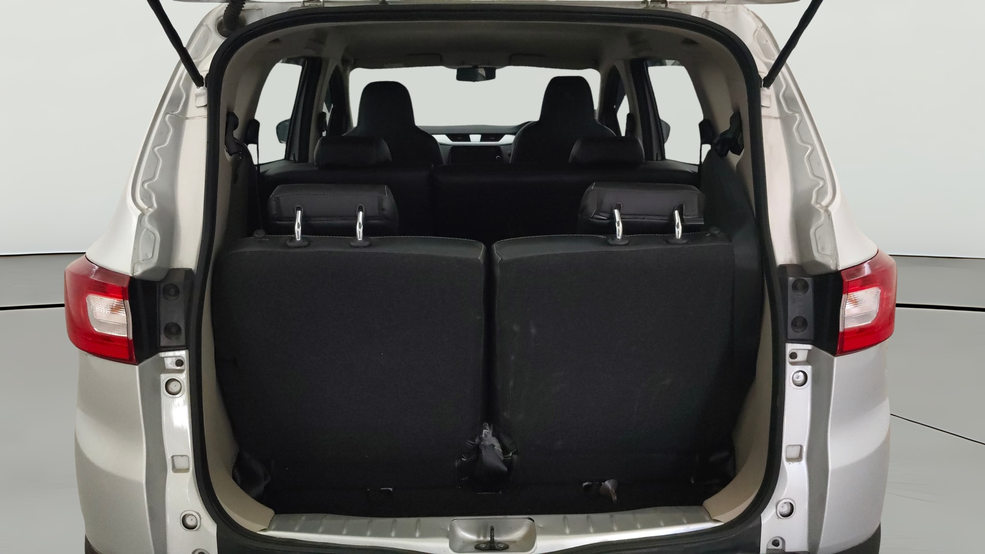 View 2024 Renault Triber RXZ Image 39 Used 2024 Renault Triber RXZ Image 39