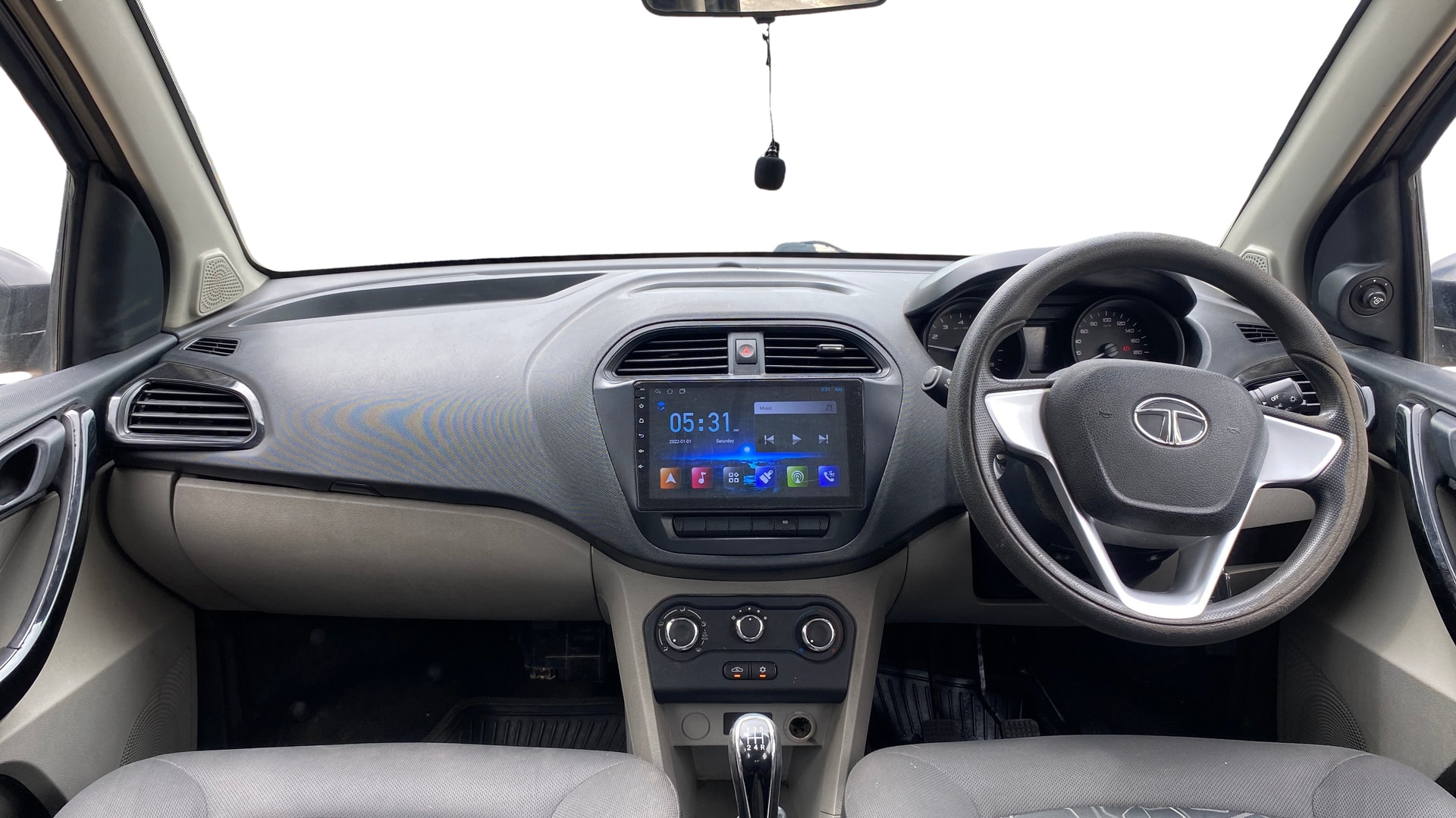 View 2017 Tata Tiago Revotorq XB Image 32 Used 2017 Tata Tiago Revotorq XB Image 32