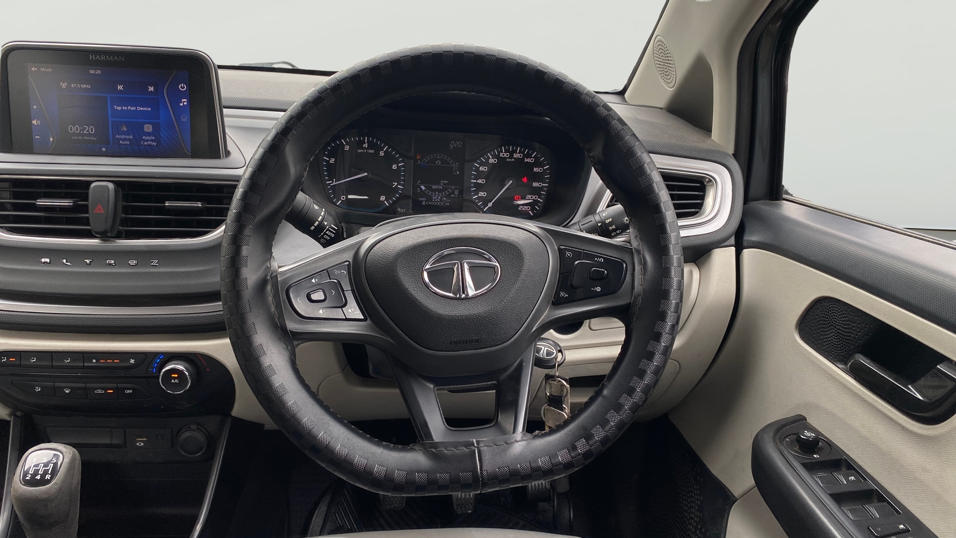 View 2023 Tata Altroz XZ Petrol Image 21 Used 2023 Tata Altroz XZ Petrol Image 21