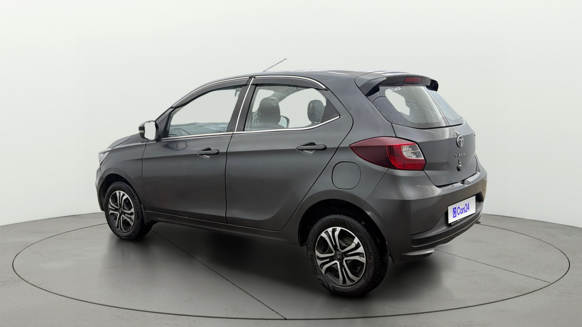 View 2024 Tata Tiago Revotorq XB Image 2 Used 2024 Tata Tiago Revotorq XB Image 2