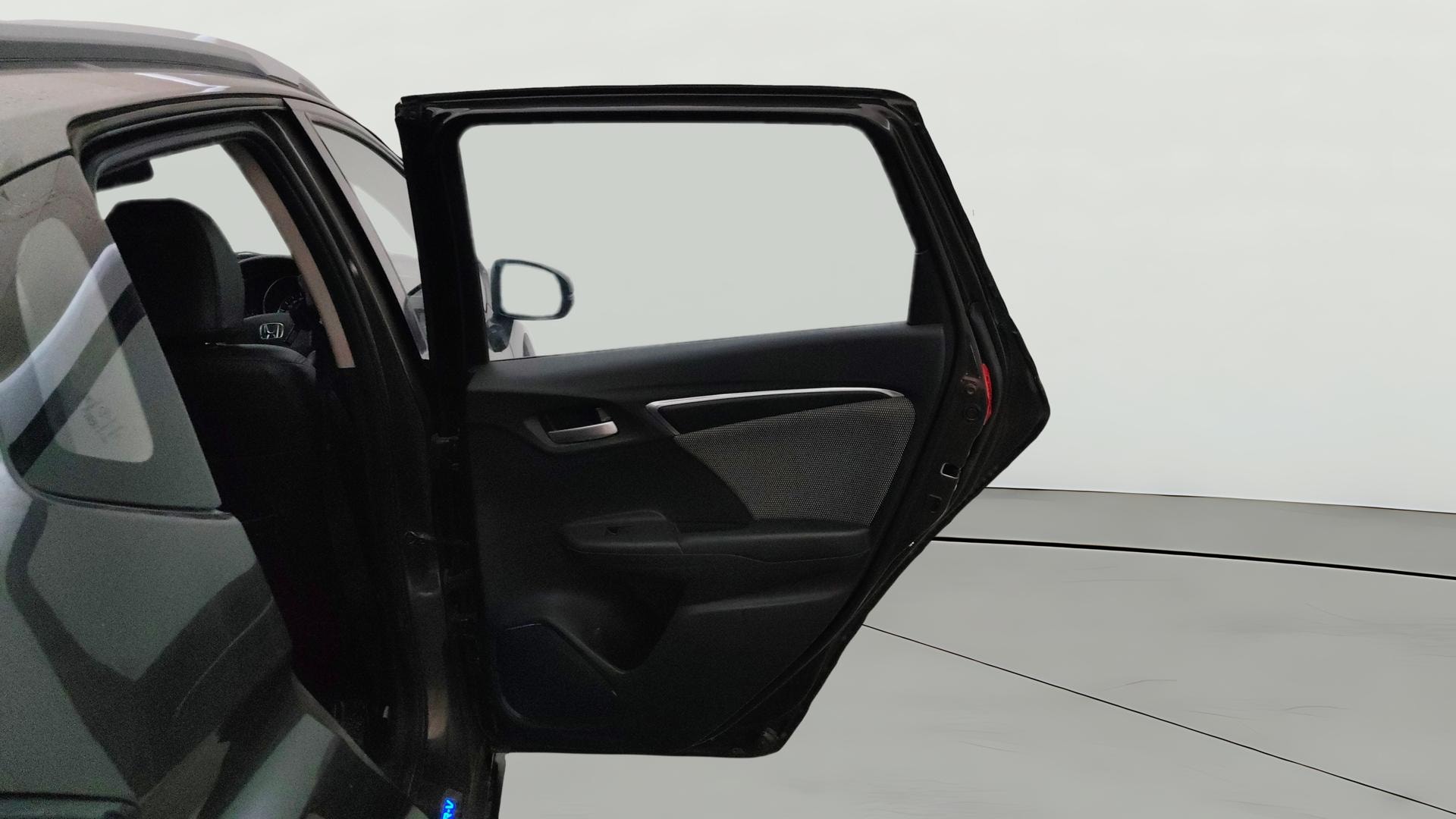 View 2019 Honda WR-V S MT Diesel Edge Edition Image 7 Used 2019 Honda WR-V S MT Diesel Edge Edition Image 7