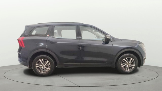 View Mahindra XUV700 Image 8 Used Mahindra XUV700 Image 8
