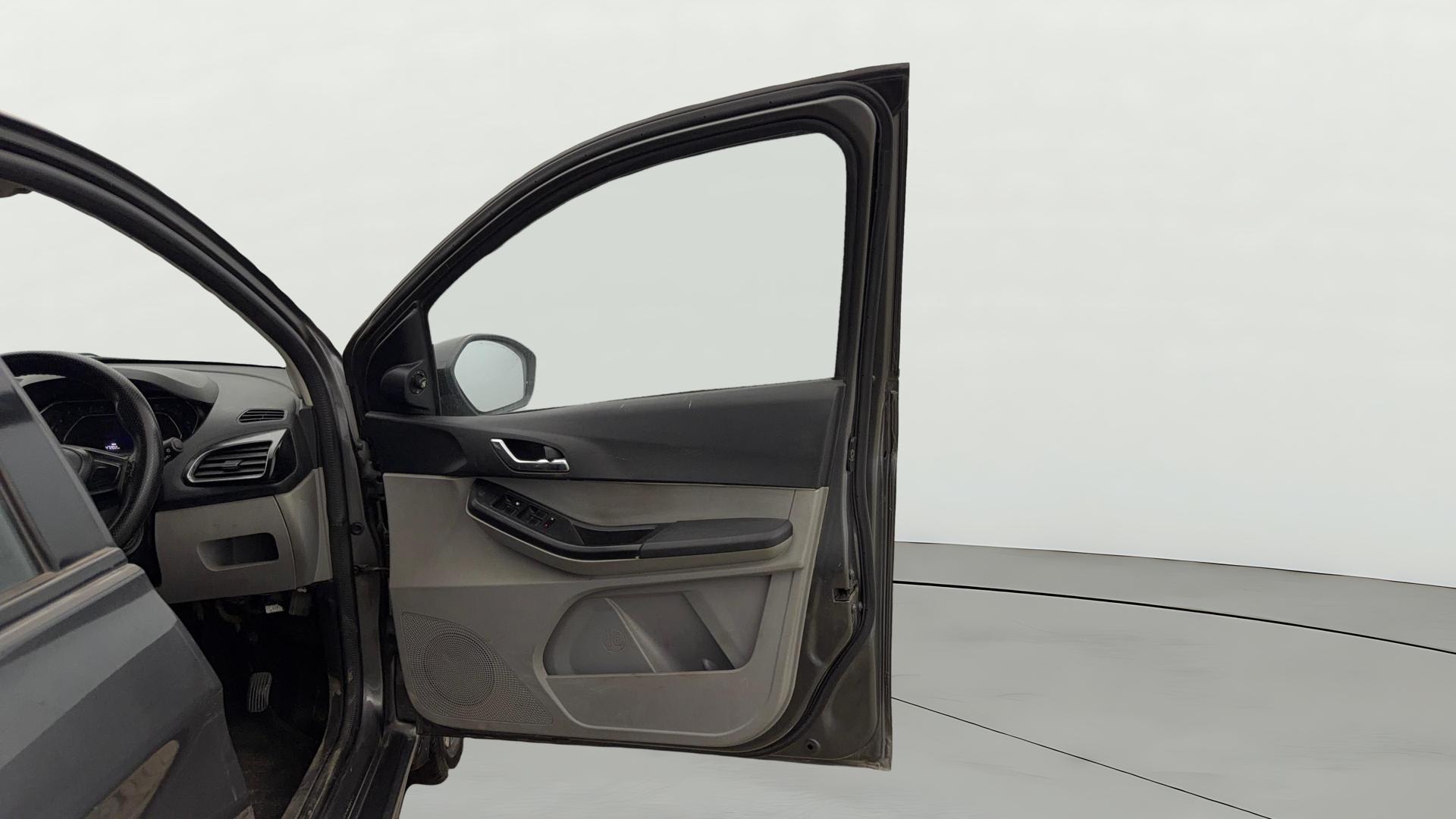 View 2020 Tata Tiago Revotorq XB Image 45 Used 2020 Tata Tiago Revotorq XB Image 45