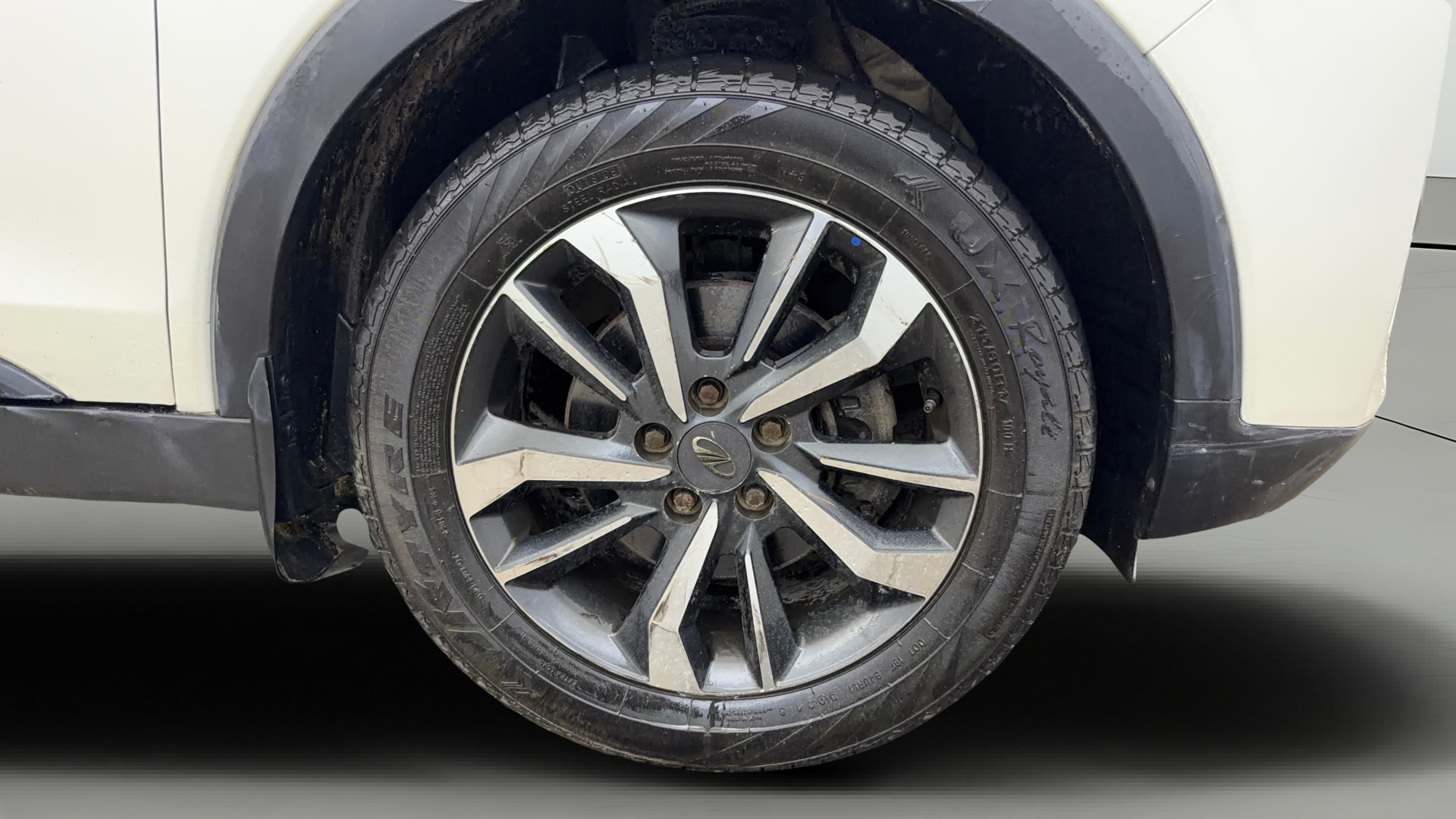 View 2019 Mahindra XUV300 W4 Petrol BS IV Image 42 Used 2019 Mahindra XUV300 W4 Petrol BS IV Image 42