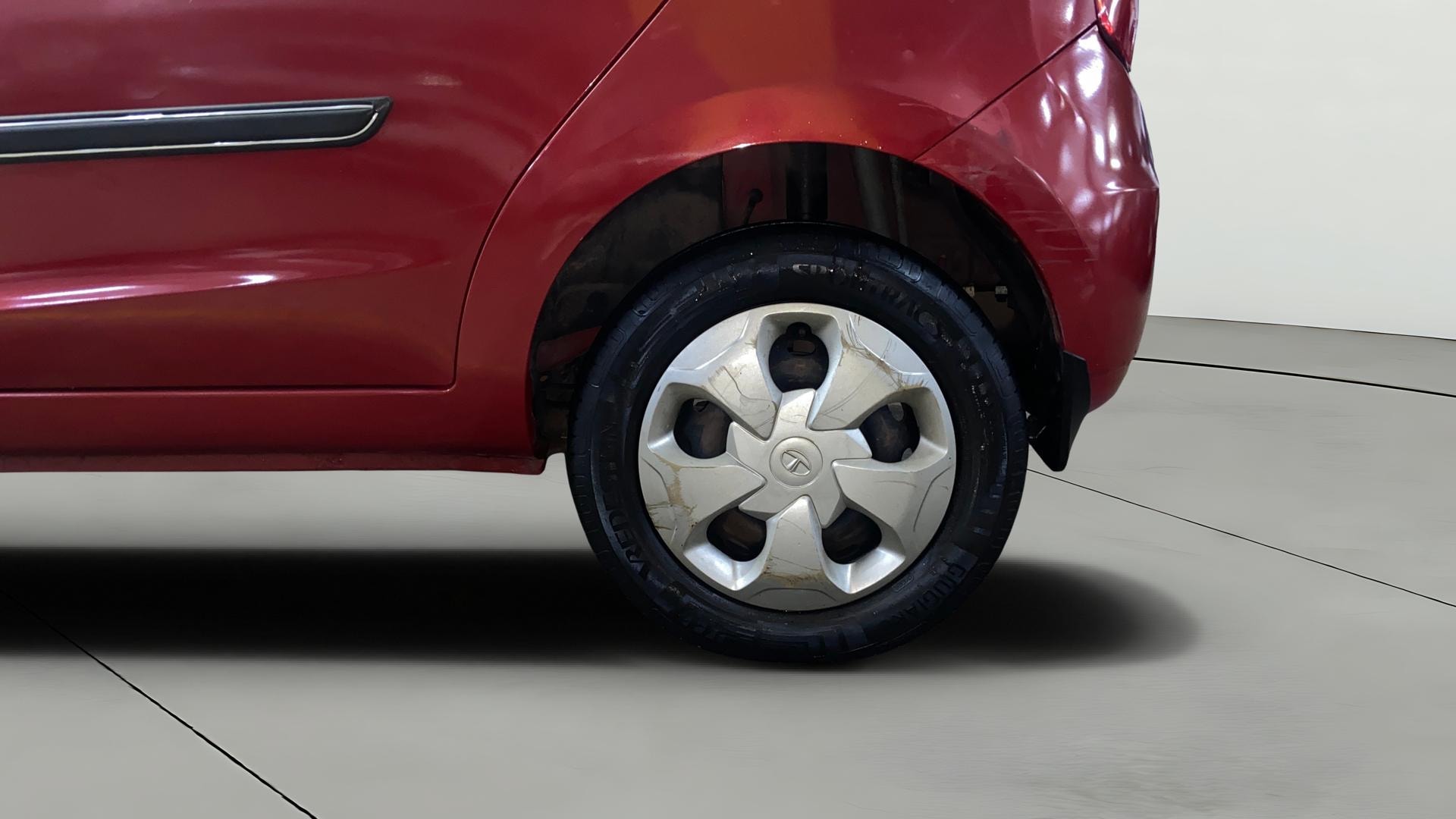 View 2015 Tata Bolt XE Quadrajet 75PS Diesel Image 11 Used 2015 Tata Bolt XE Quadrajet 75PS Diesel Image 11