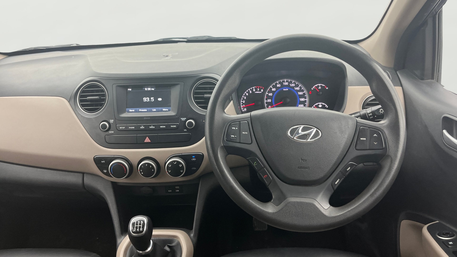 View 2017 Hyundai Grand i10 Sportz 1.2 Kappa Image 21 Used 2017 Hyundai Grand i10 Sportz 1.2 Kappa Image 21