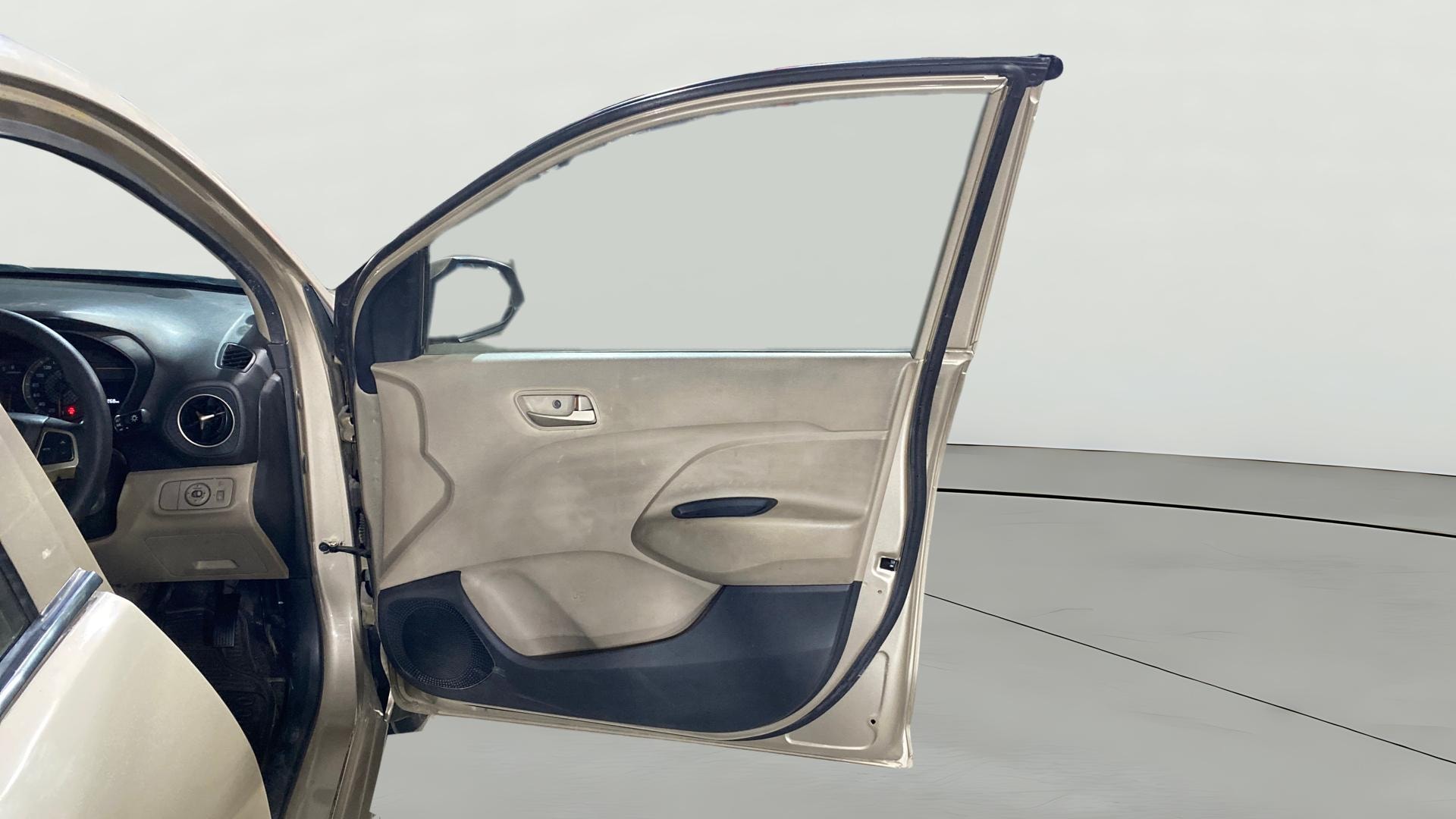 View 2019 Hyundai New Santro D-Lite Petrol Image 43 Used 2019 Hyundai New Santro D-Lite Petrol Image 43