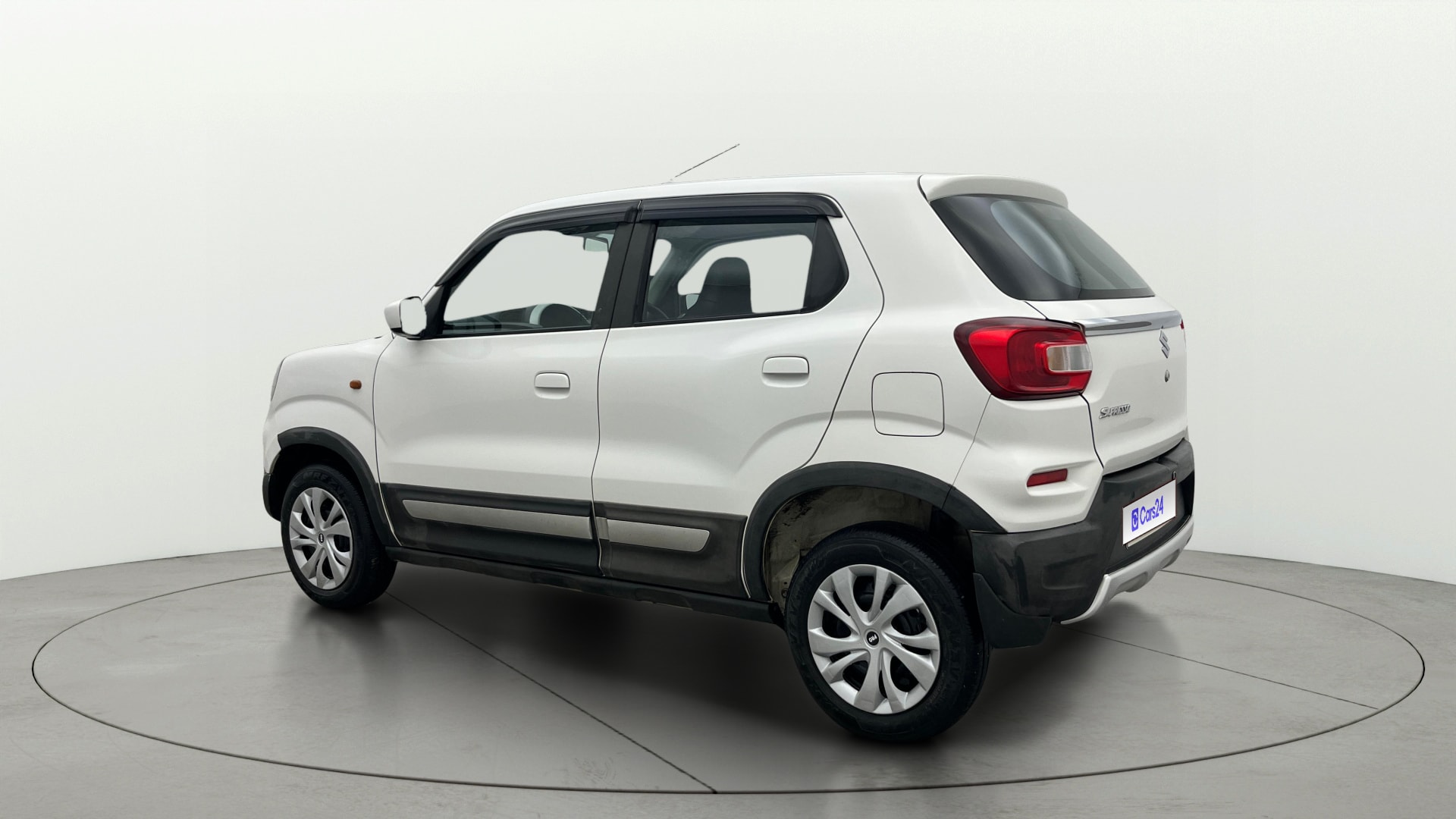 View 2020 Maruti Suzuki 1000 Base Variant Image 2 Used 2020 Maruti Suzuki 1000 Base Variant Image 2