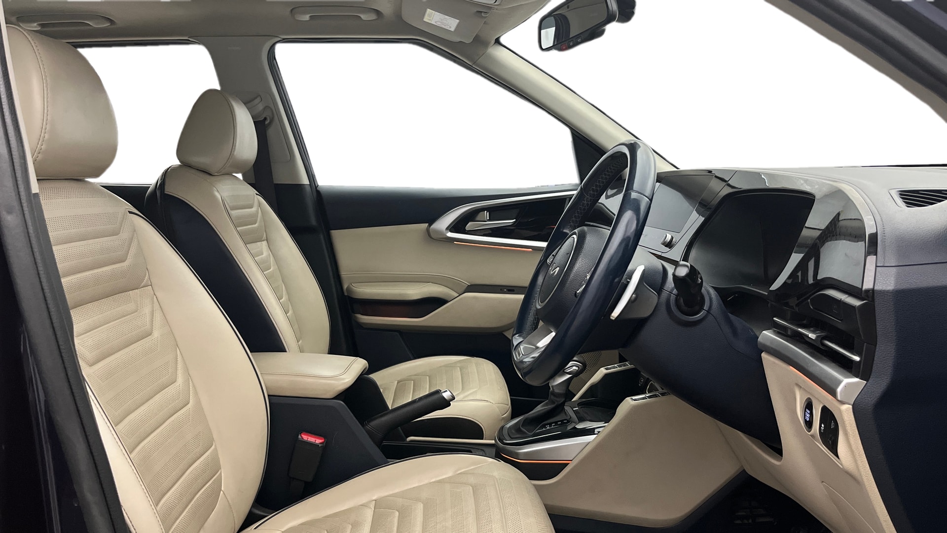 View 2022 Kia Carens Luxury Plus 1.5 AT Diesel 7 STR Image 19 Used 2022 Kia Carens Luxury Plus 1.5 AT Diesel 7 STR Image 19