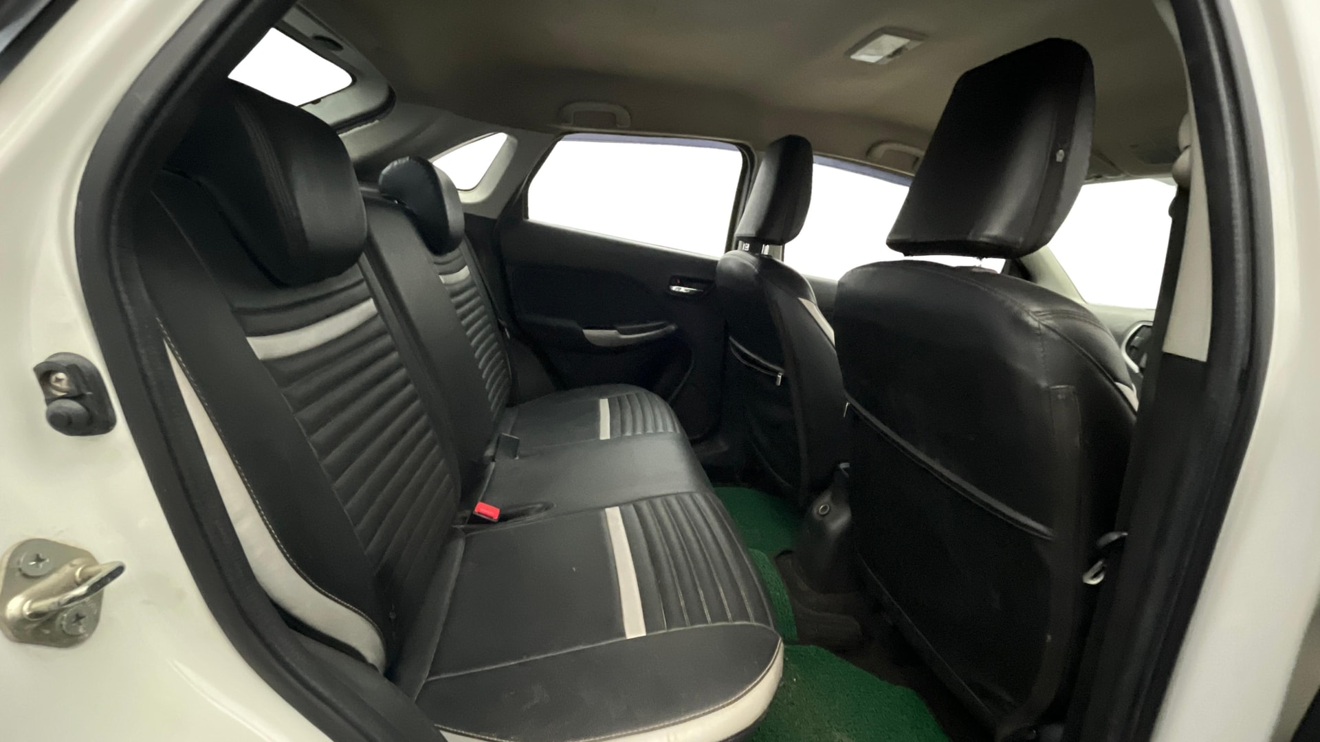 View 2020 Maruti Suzuki 1000 Base Variant Image 34 Used 2020 Maruti Suzuki 1000 Base Variant Image 34