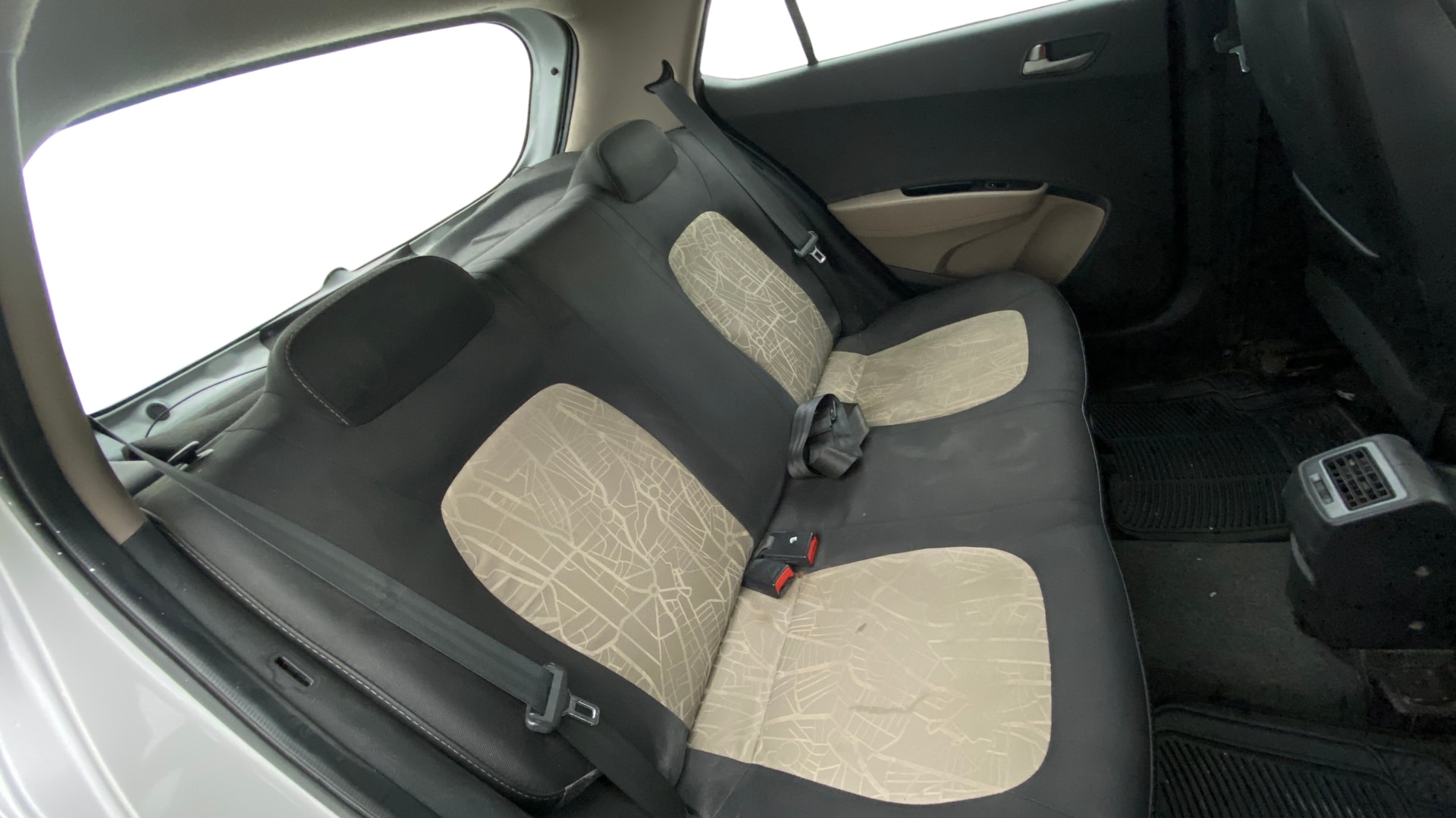 View 2014 Hyundai Grand i10 Sportz 1.2 Kappa Image 28 Used 2014 Hyundai Grand i10 Sportz 1.2 Kappa Image 28