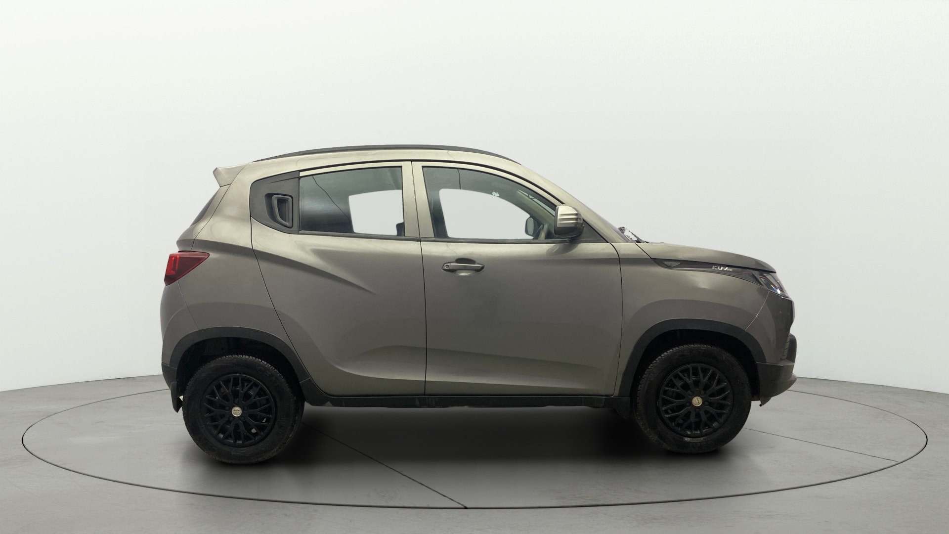 View 2016 Mahindra KUV100 K4 Plus Petrol 6 Seater BS IV Image 8 Used 2016 Mahindra KUV100 K4 Plus Petrol 6 Seater BS IV Image 8