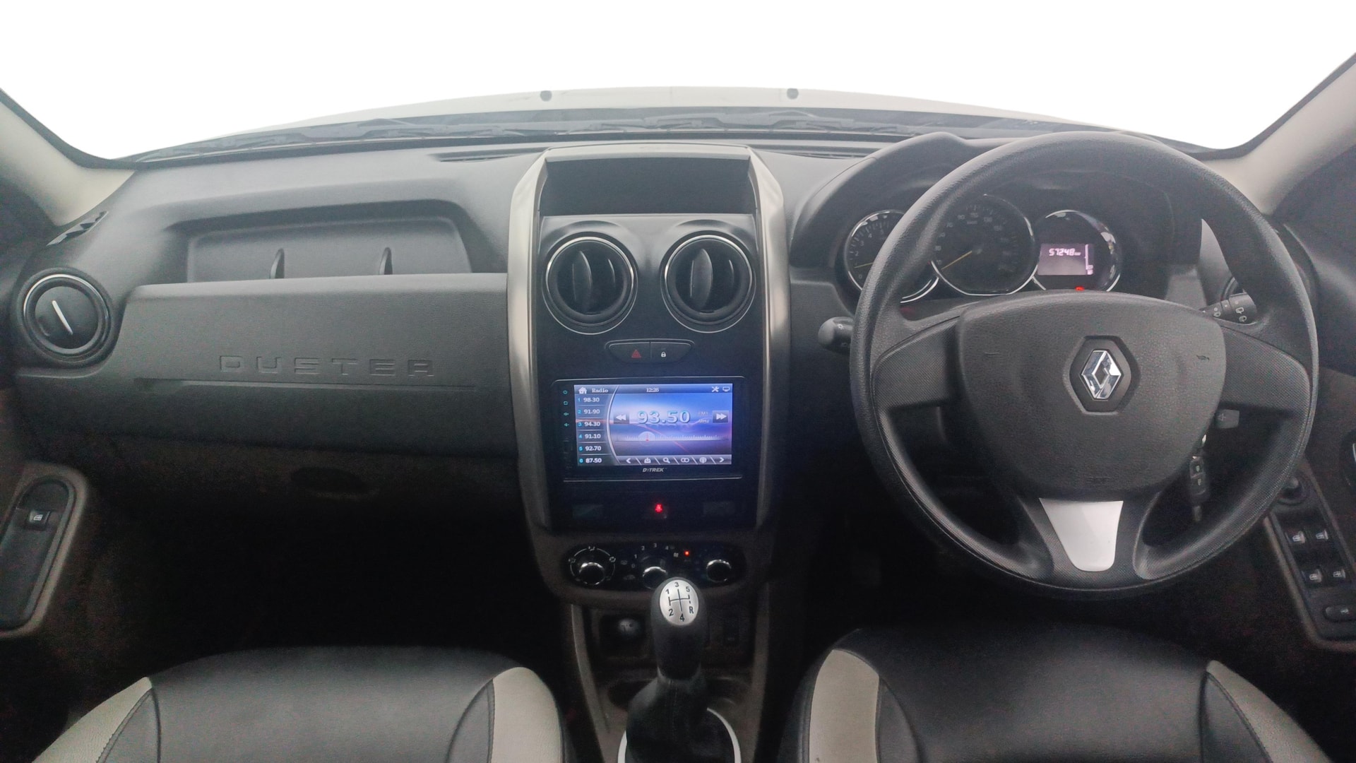 View 2017 Renault Duster Petrol RXL Image 15 Used 2017 Renault Duster Petrol RXL Image 15