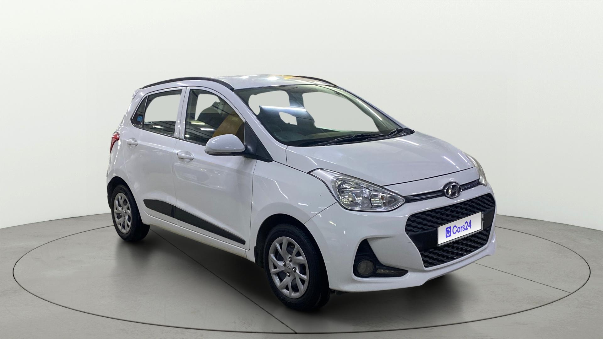 View 2019 Hyundai Grand i10 Sportz 1.2 Kappa Image 13 Used 2019 Hyundai Grand i10 Sportz 1.2 Kappa Image 13