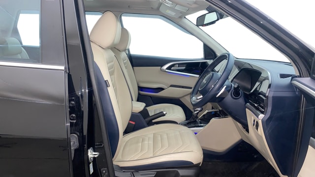 View Kia Carens Image 19 Used Kia Carens Image 19