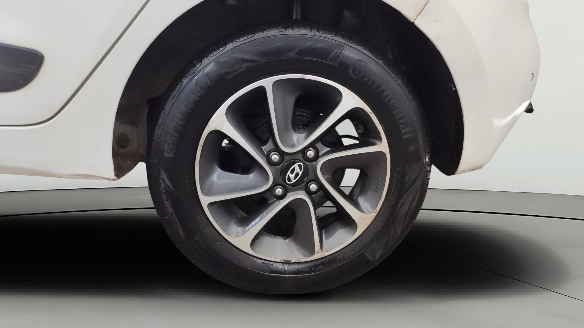 View 2019 Hyundai Grand i10 1.2 Sportz AT Petrol Image 11 Used 2019 Hyundai Grand i10 1.2 Sportz AT Petrol Image 11