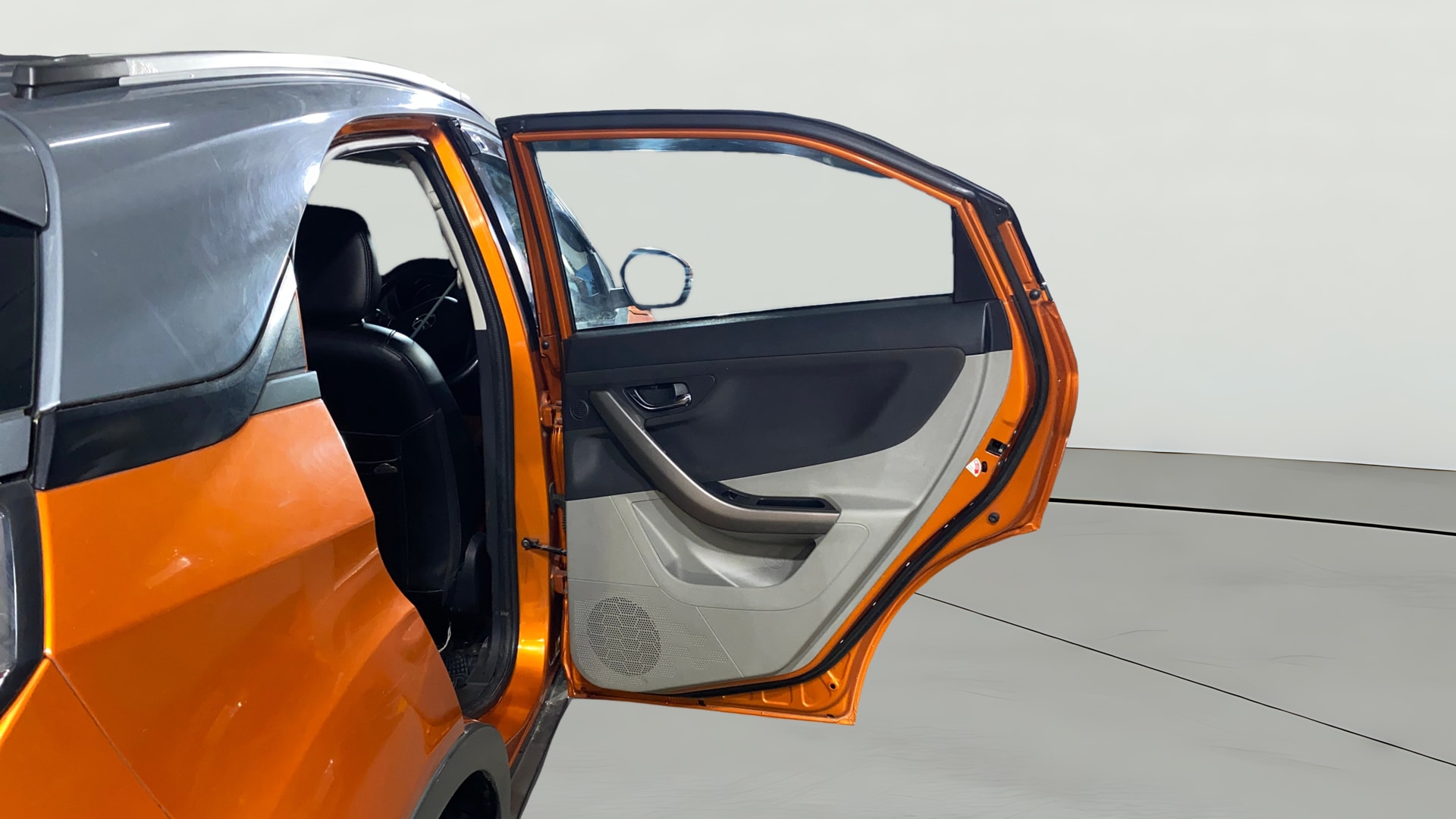 View 2019 Tata Nexon Revotron XE Image 7 Used 2019 Tata Nexon Revotron XE Image 7