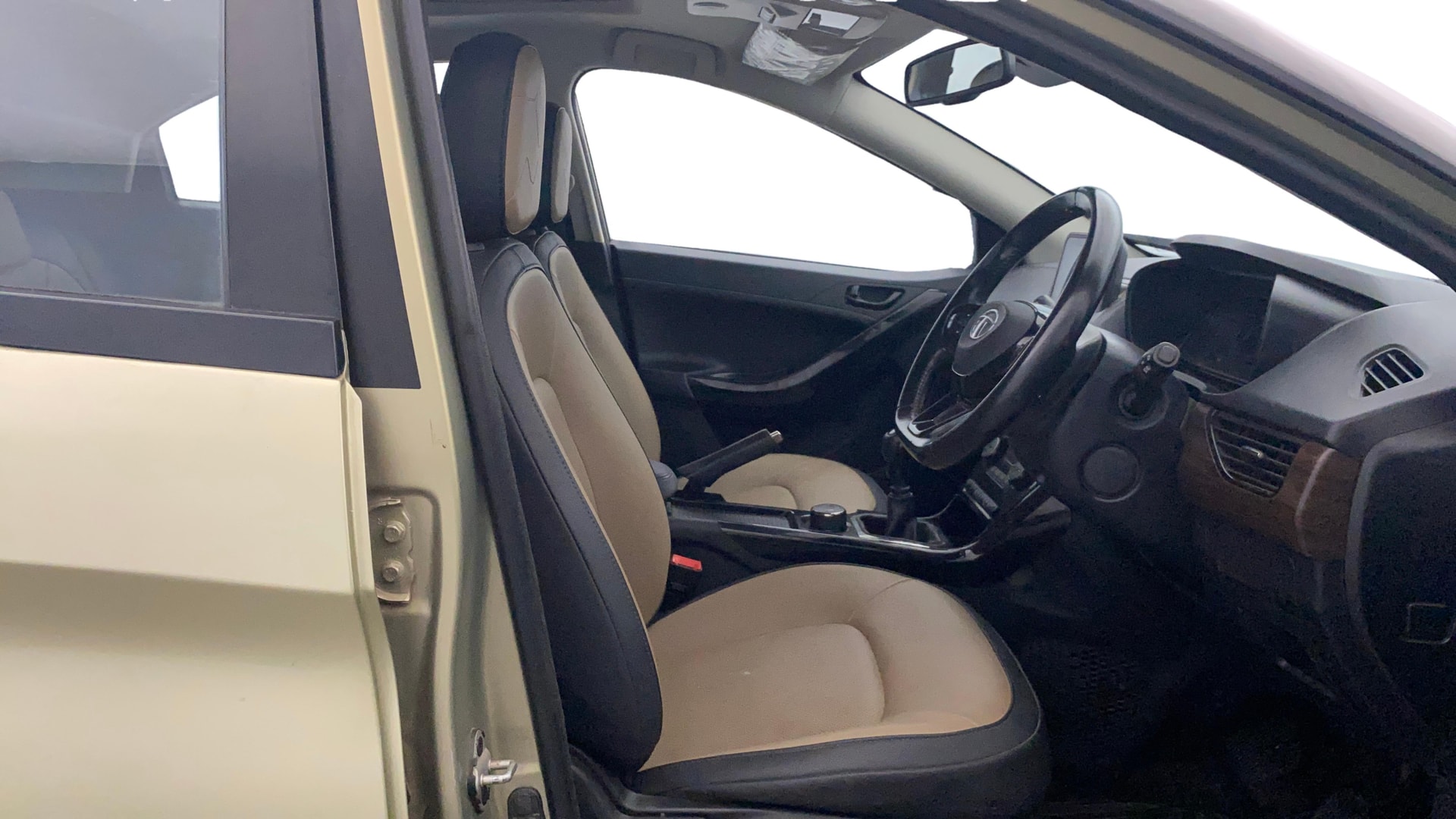 View 2022 Tata Nexon Revotron XE Image 27 Used 2022 Tata Nexon Revotron XE Image 27