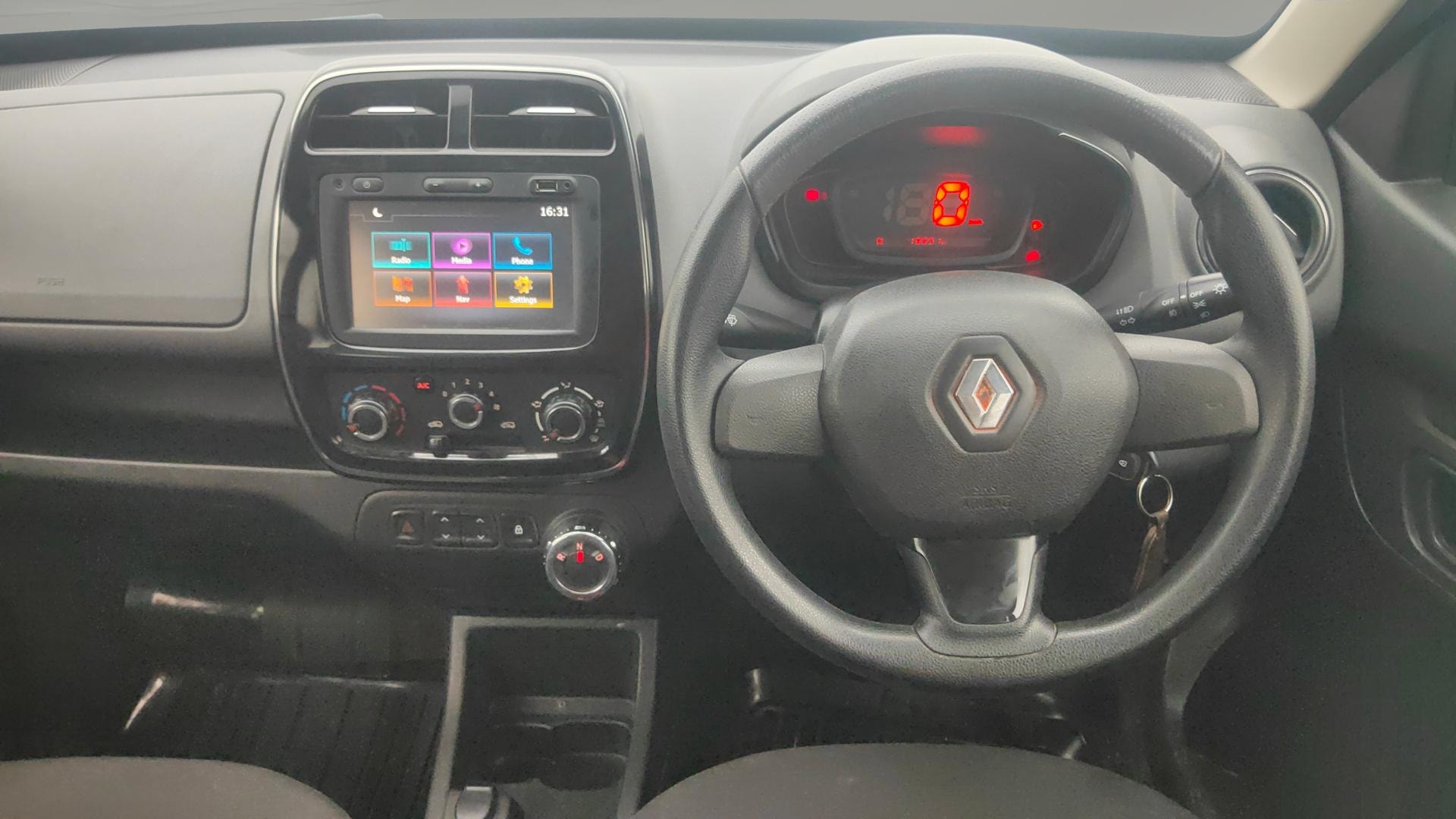 View 2018 Renault Kwid RXL 1.0 AMT BS IV Image 20 Used 2018 Renault Kwid RXL 1.0 AMT BS IV Image 20