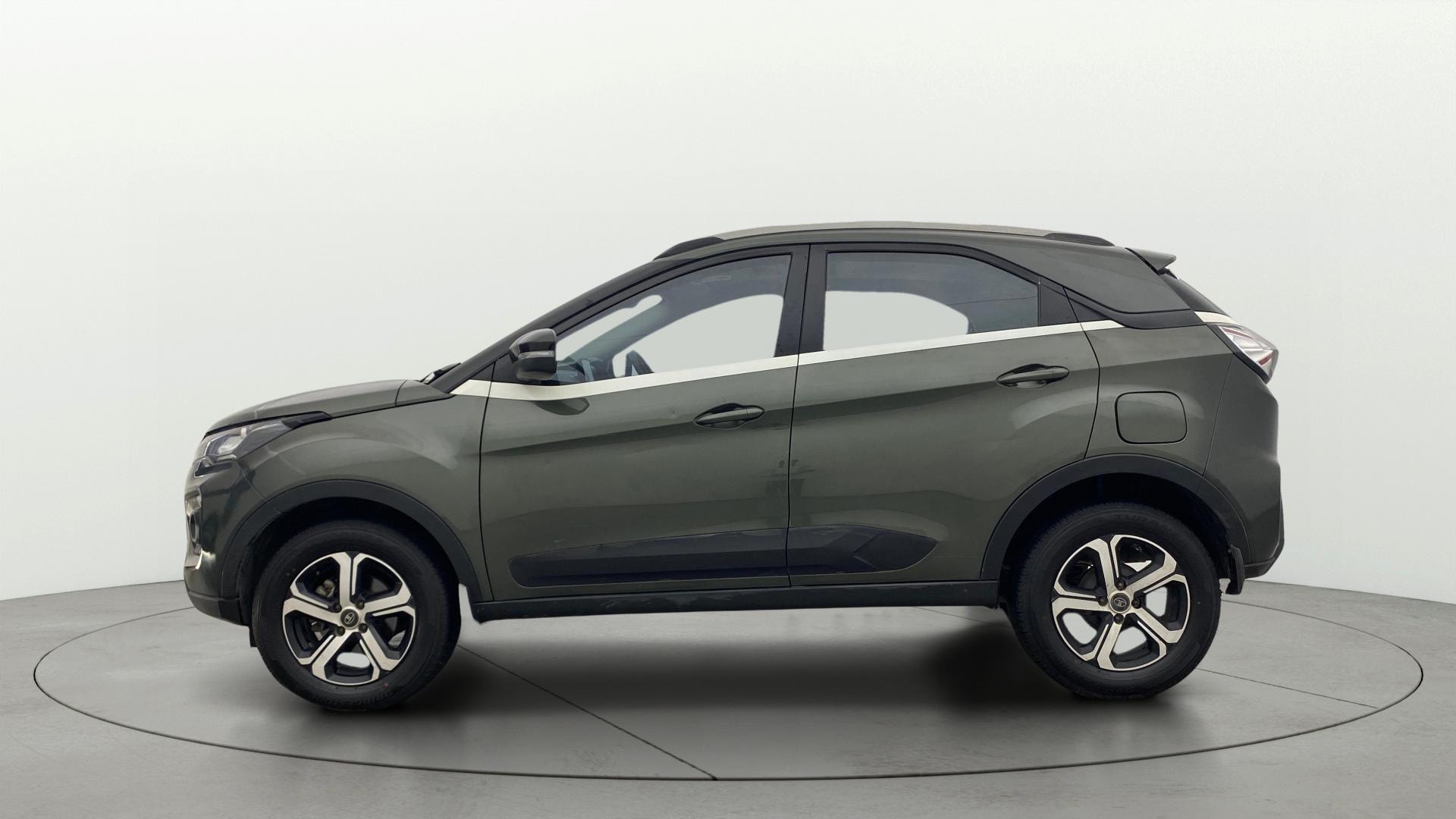View 2021 Tata Nexon Revotron XE Image 6 Used 2021 Tata Nexon Revotron XE Image 6
