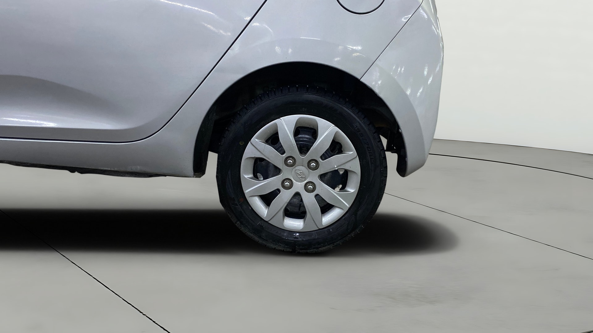 View 2016 Hyundai EON Magna Plus Image 7 Used 2016 Hyundai EON Magna Plus Image 7