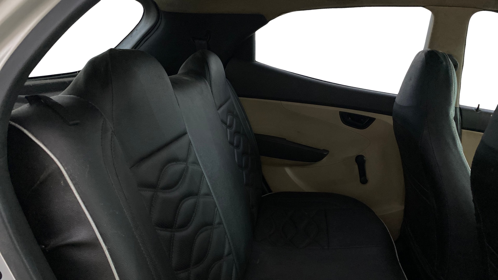 View 2014 Hyundai EON Magna Plus Image 28 Used 2014 Hyundai EON Magna Plus Image 28