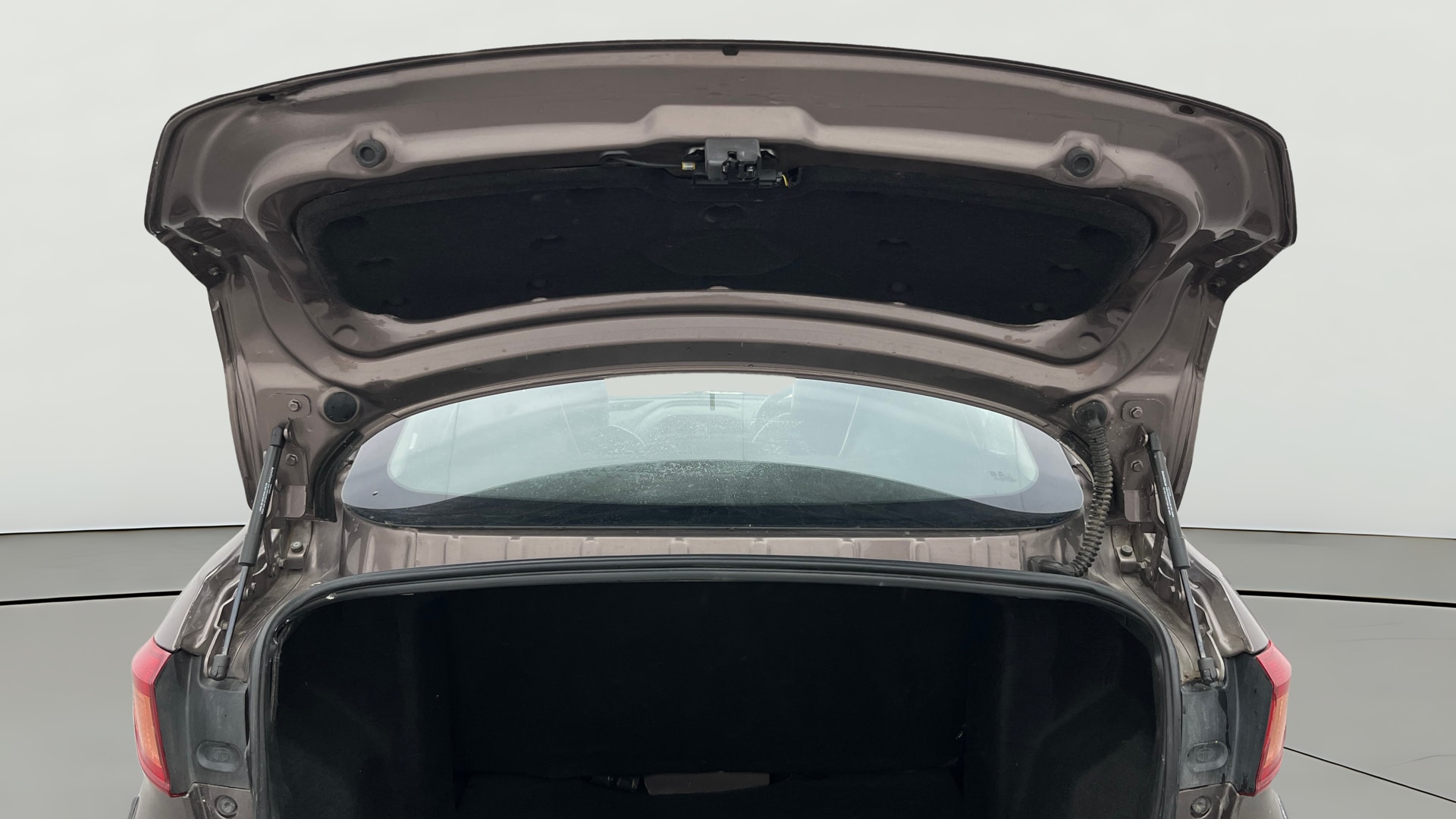 View 2017 Tata Tigor XT Petrol Image 16 Used 2017 Tata Tigor XT Petrol Image 16
