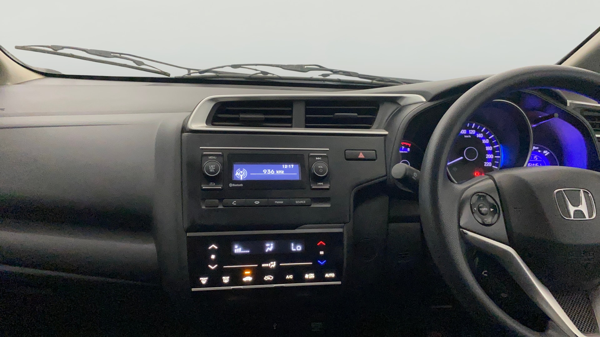 View 2019 Honda WR-V S MT Diesel Edge Edition Image 17 Used 2019 Honda WR-V S MT Diesel Edge Edition Image 17