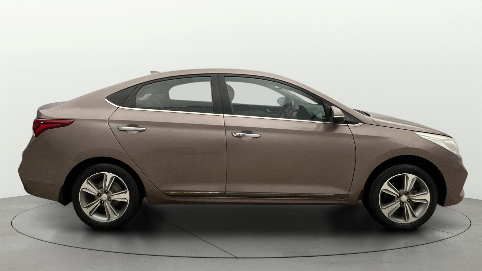 View 2019 Hyundai Verna 1.4 VTVT E Image 9 Used 2019 Hyundai Verna 1.4 VTVT E Image 9