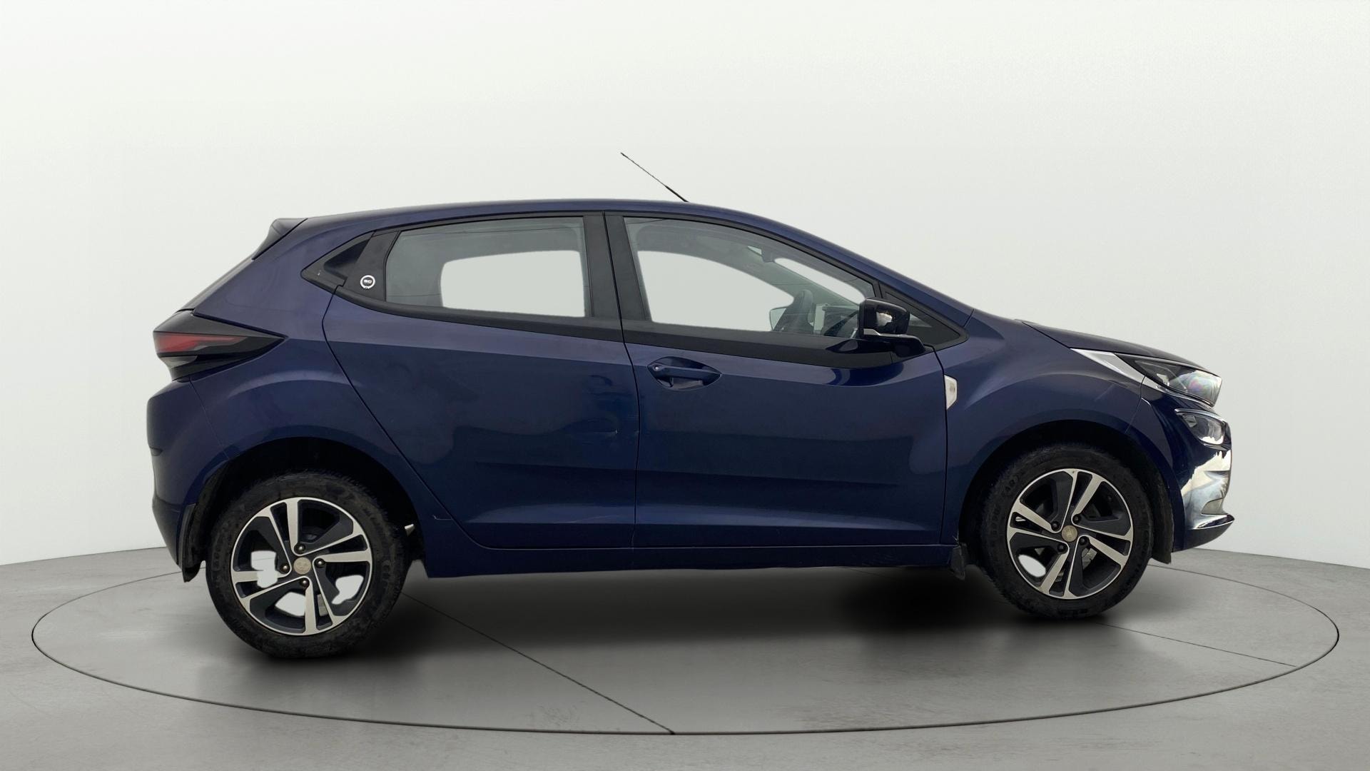 View 2023 Tata Altroz XZ Petrol Image 9 Used 2023 Tata Altroz XZ Petrol Image 9