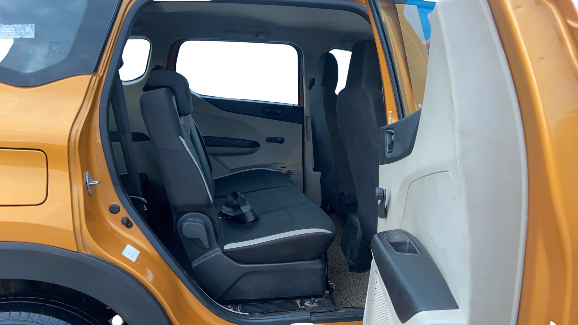 View 2025 Renault Triber RXE Image 29 Used 2025 Renault Triber RXE Image 29