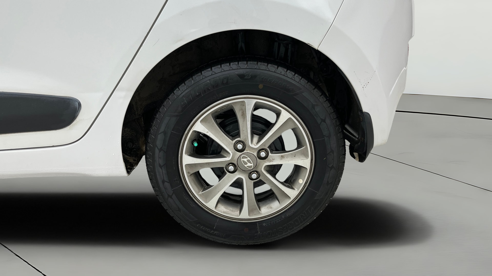 View 2014 Hyundai Grand i10 1.1 Asta Diesel Image 11 Used 2014 Hyundai Grand i10 1.1 Asta Diesel Image 11