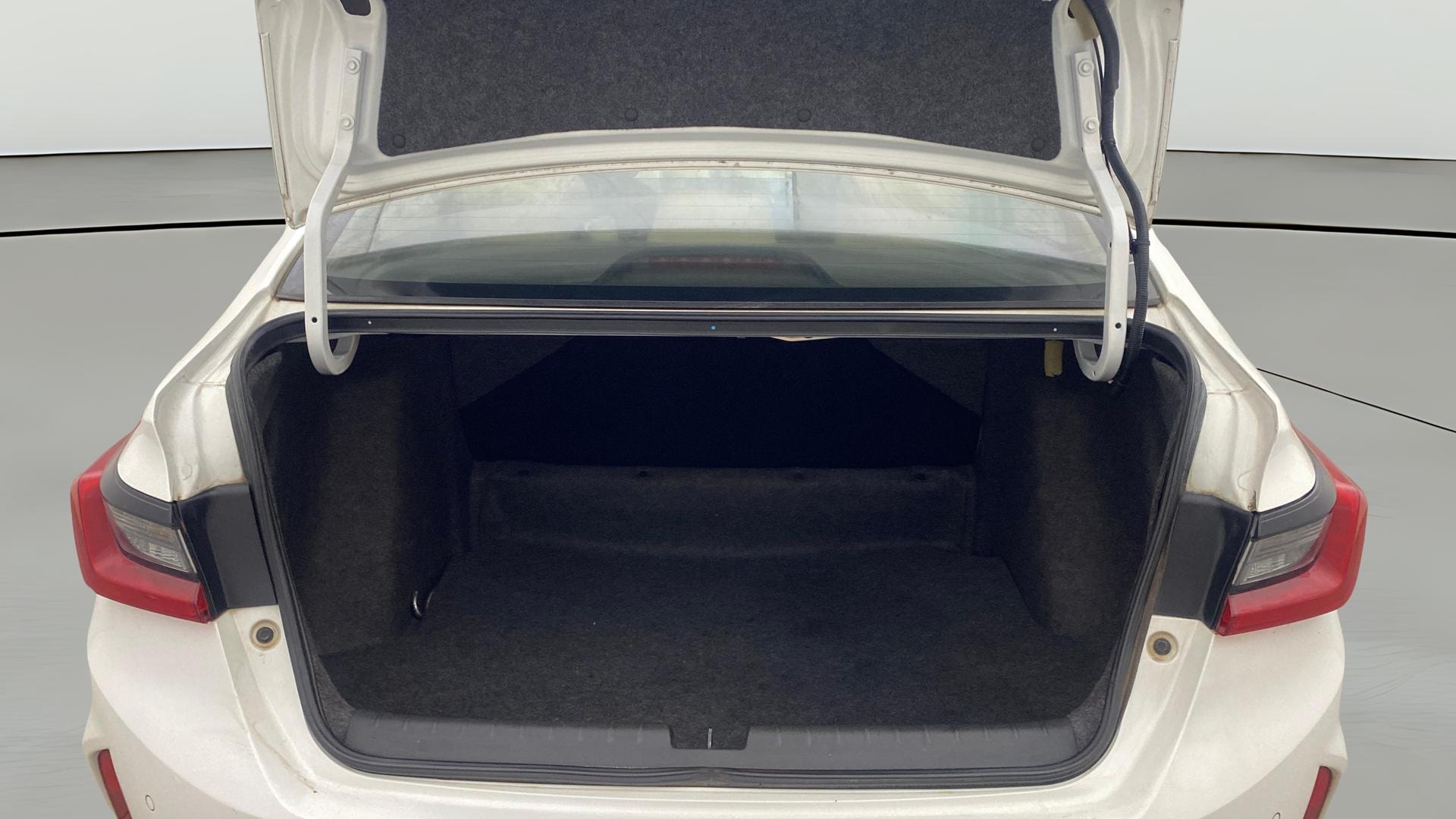 View 2022 Honda City ZX MT Diesel Anniversary Edition Image 40 Used 2022 Honda City ZX MT Diesel Anniversary Edition Image 40
