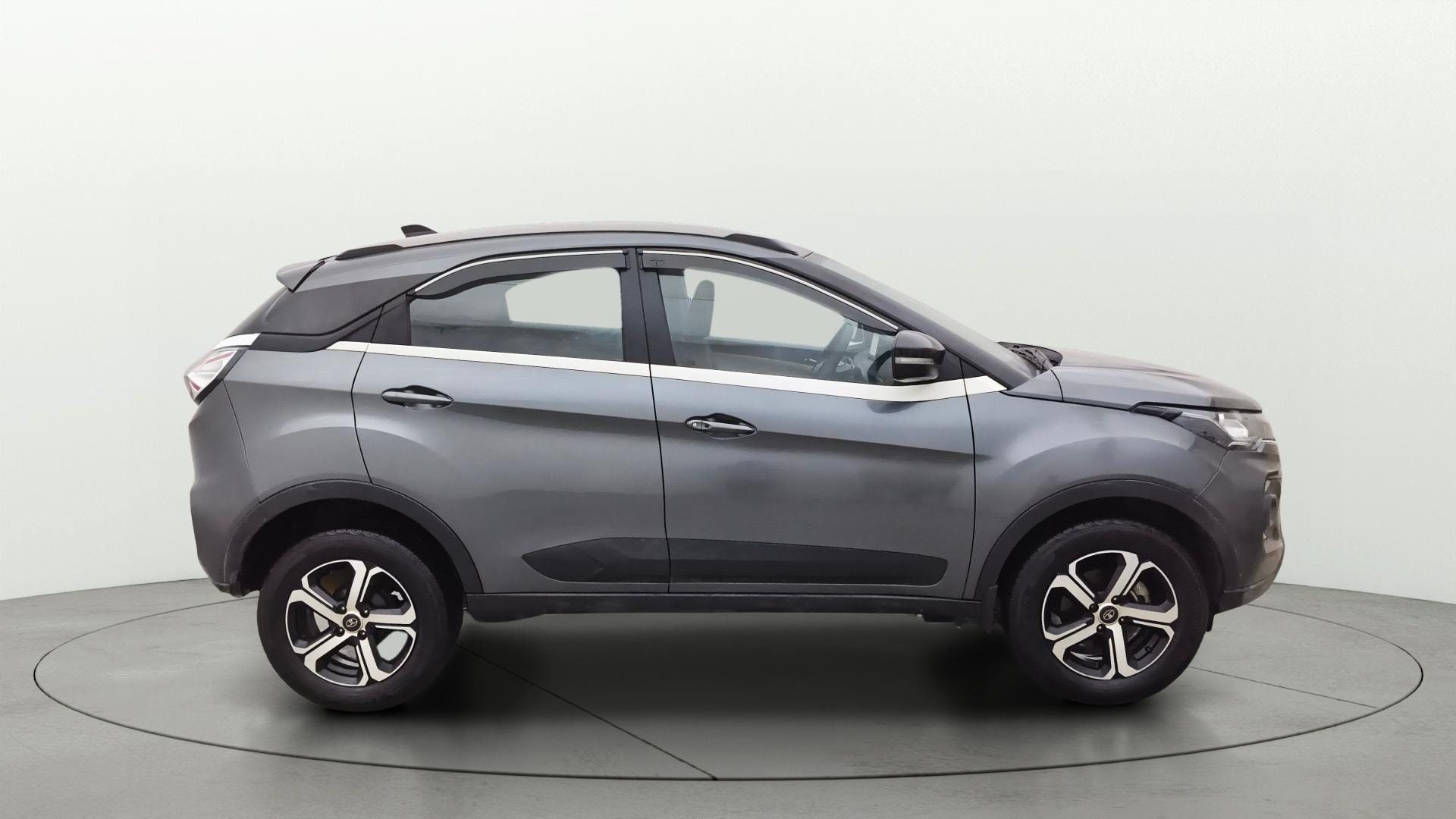 View 2022 Tata Nexon Revotron XE Image 8 Used 2022 Tata Nexon Revotron XE Image 8