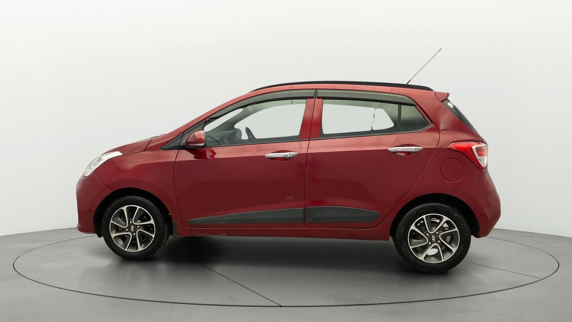 View 2017 Hyundai Grand i10 1.2 Sportz Petrol AT Image 5 Used 2017 Hyundai Grand i10 1.2 Sportz Petrol AT Image 5