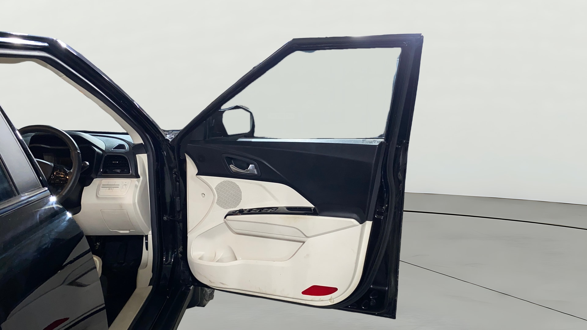 Used 2024 Mahindra XUV 3XO Used 2024 Mahindra XUV 3XO