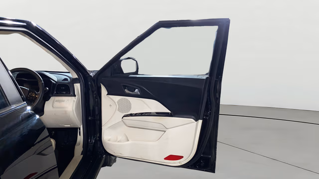 View Mahindra XUV 3XO Image 48 Used Mahindra XUV 3XO Image 48