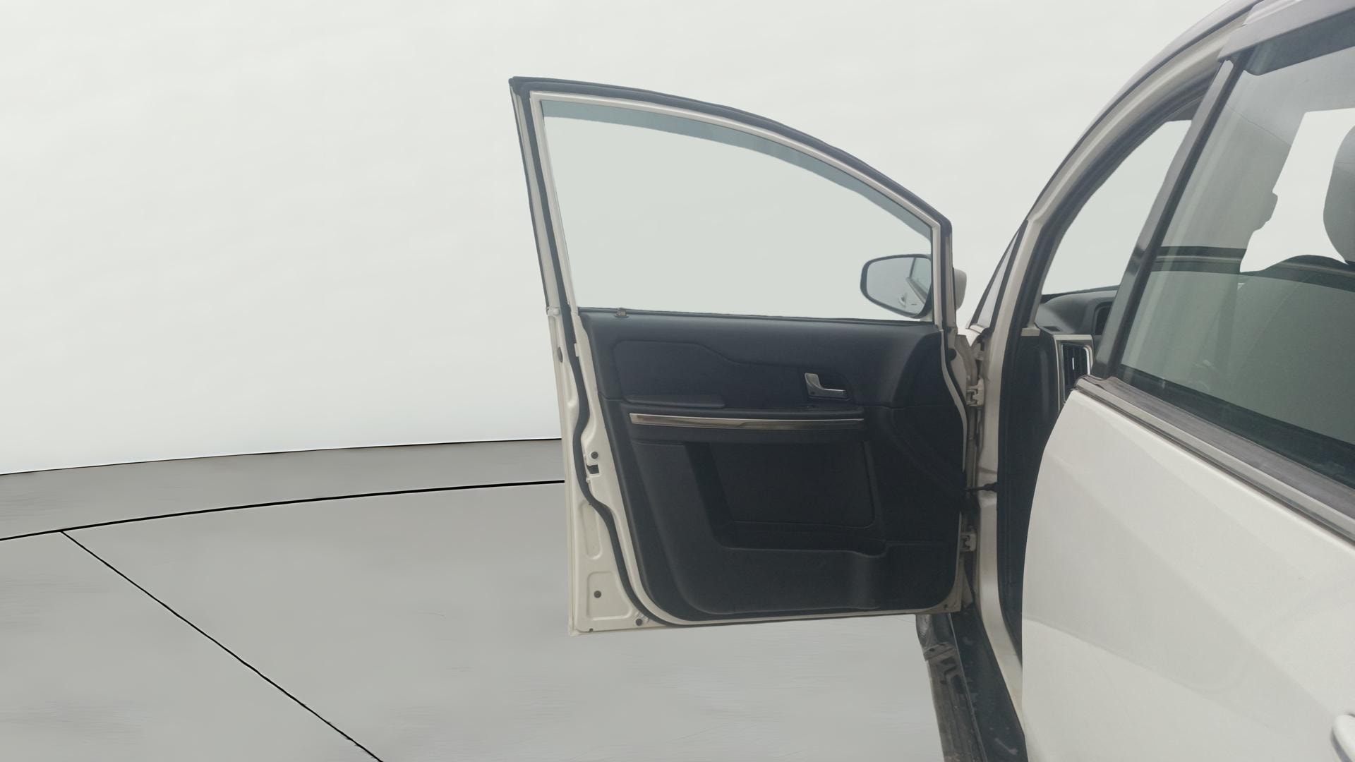 View 2019 Tata Hexa XTA 4X2 Image 40 Used 2019 Tata Hexa XTA 4X2 Image 40
