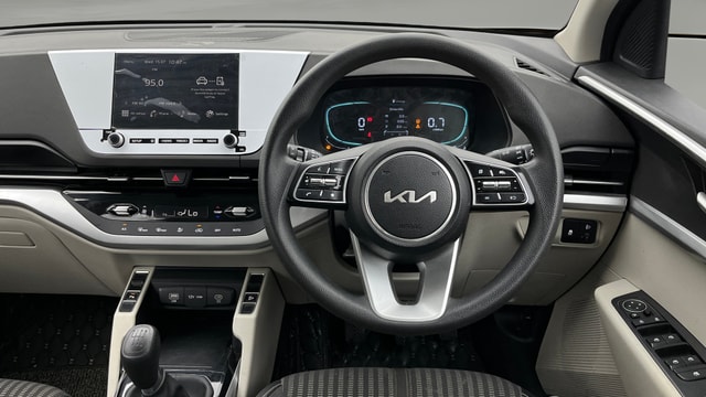View Kia Carens Image 14 Used Kia Carens Image 14