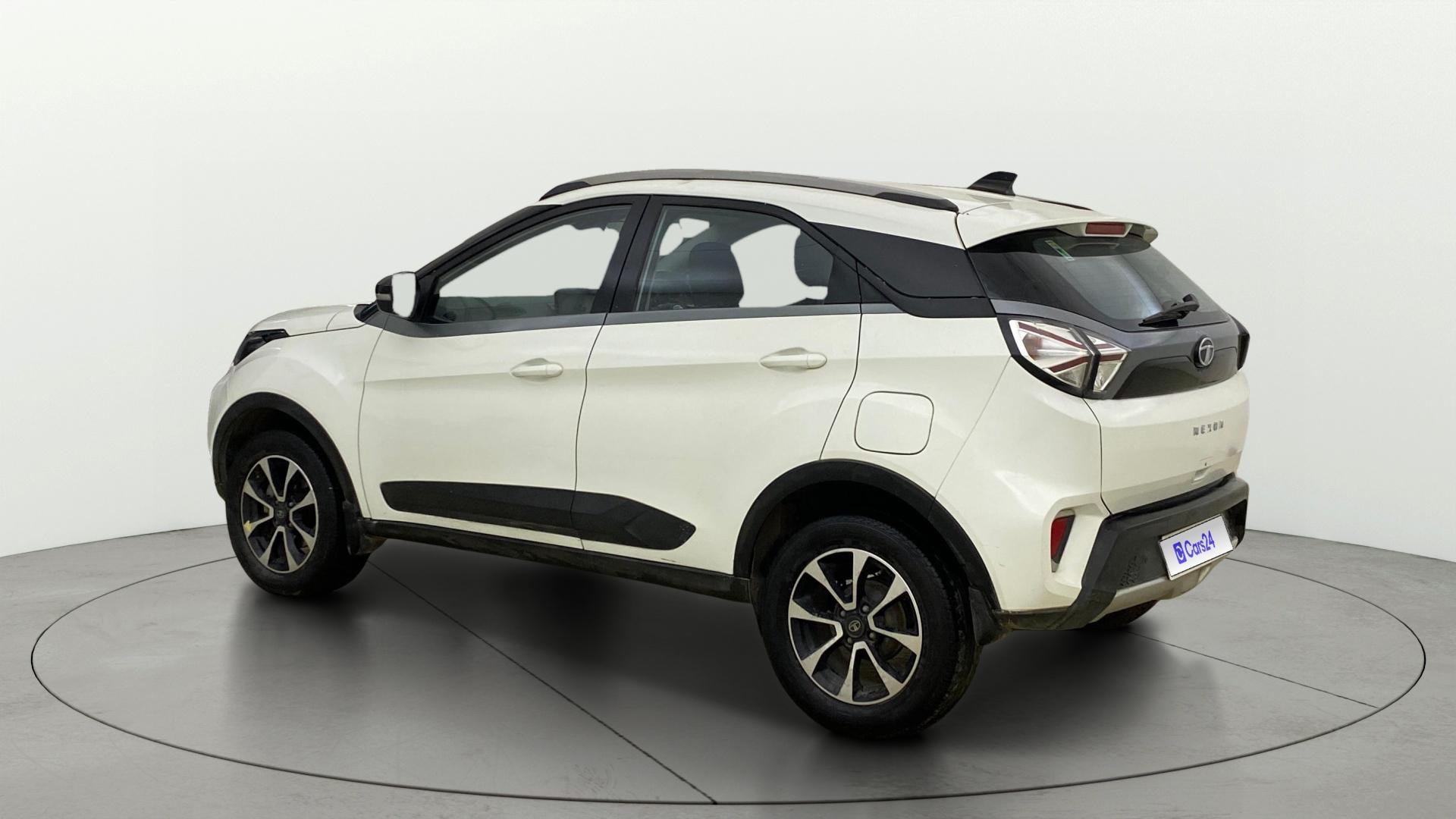 View 2021 Tata Nexon Revotron XE Image 2 Used 2021 Tata Nexon Revotron XE Image 2