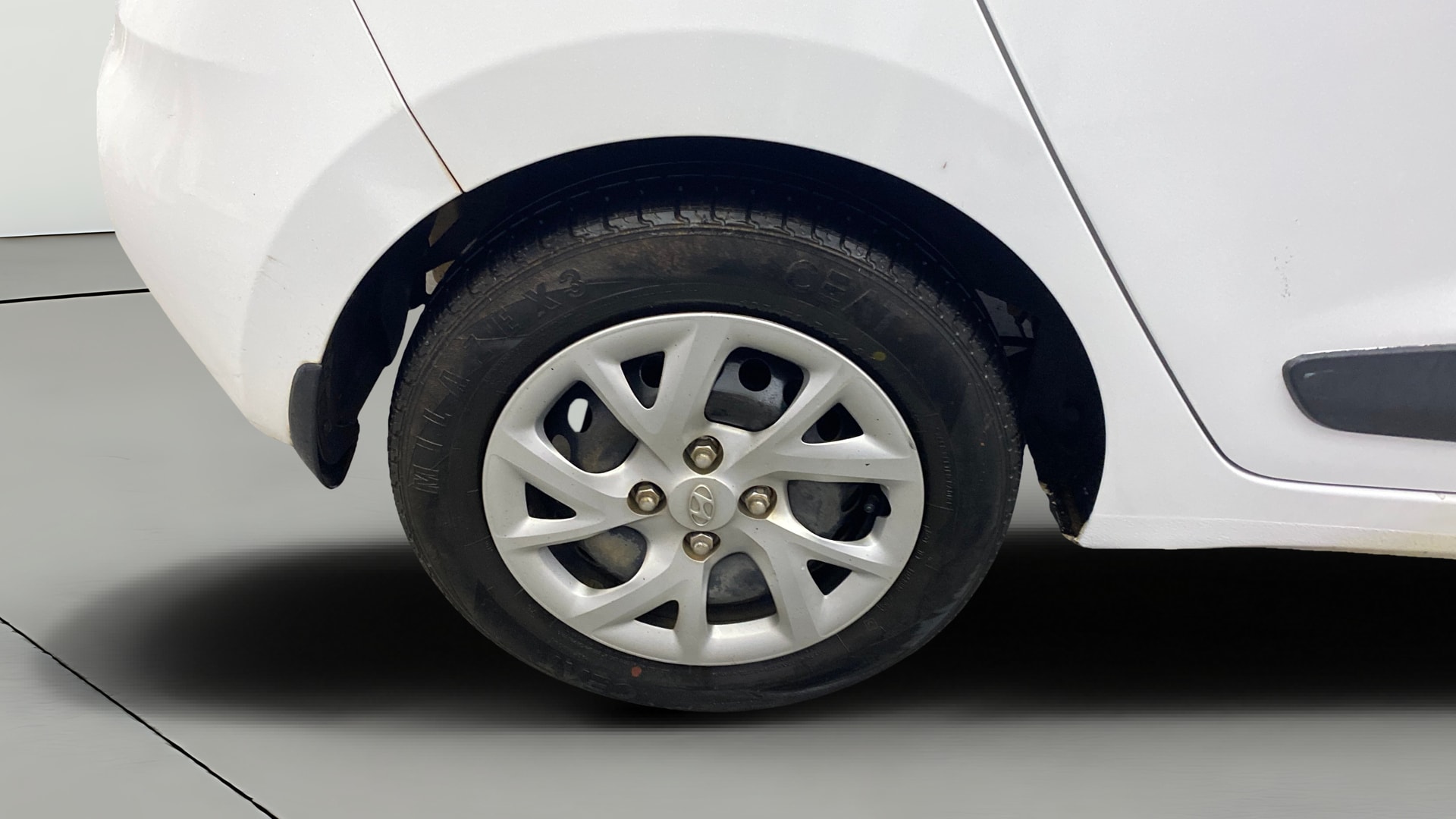 View 2019 Hyundai Grand i10 Magna 1.2 Kappa VTVT Image 23 Used 2019 Hyundai Grand i10 Magna 1.2 Kappa VTVT Image 23
